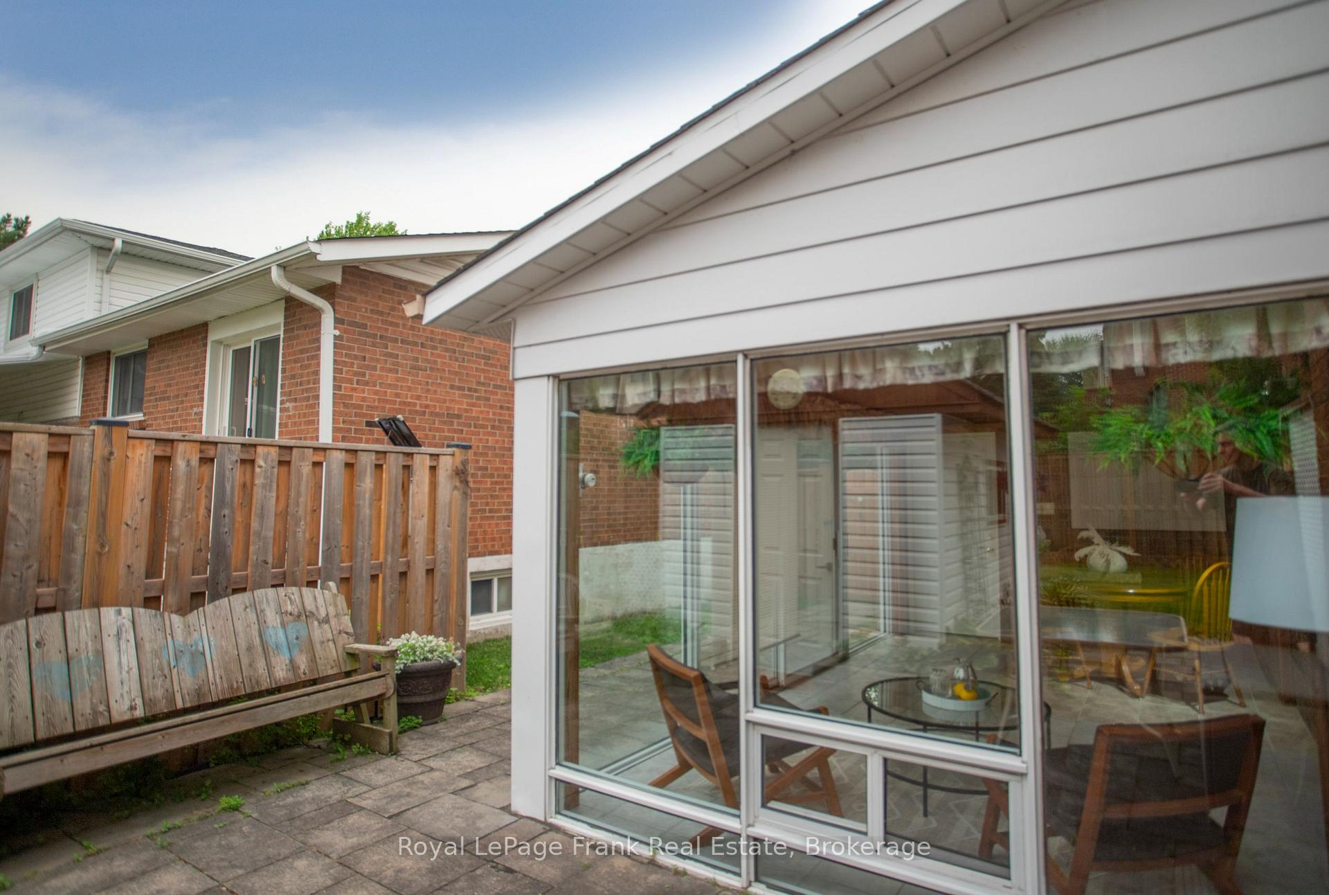 Photo 40 of 34 Baker Road, Ajax, South East — HOMEH