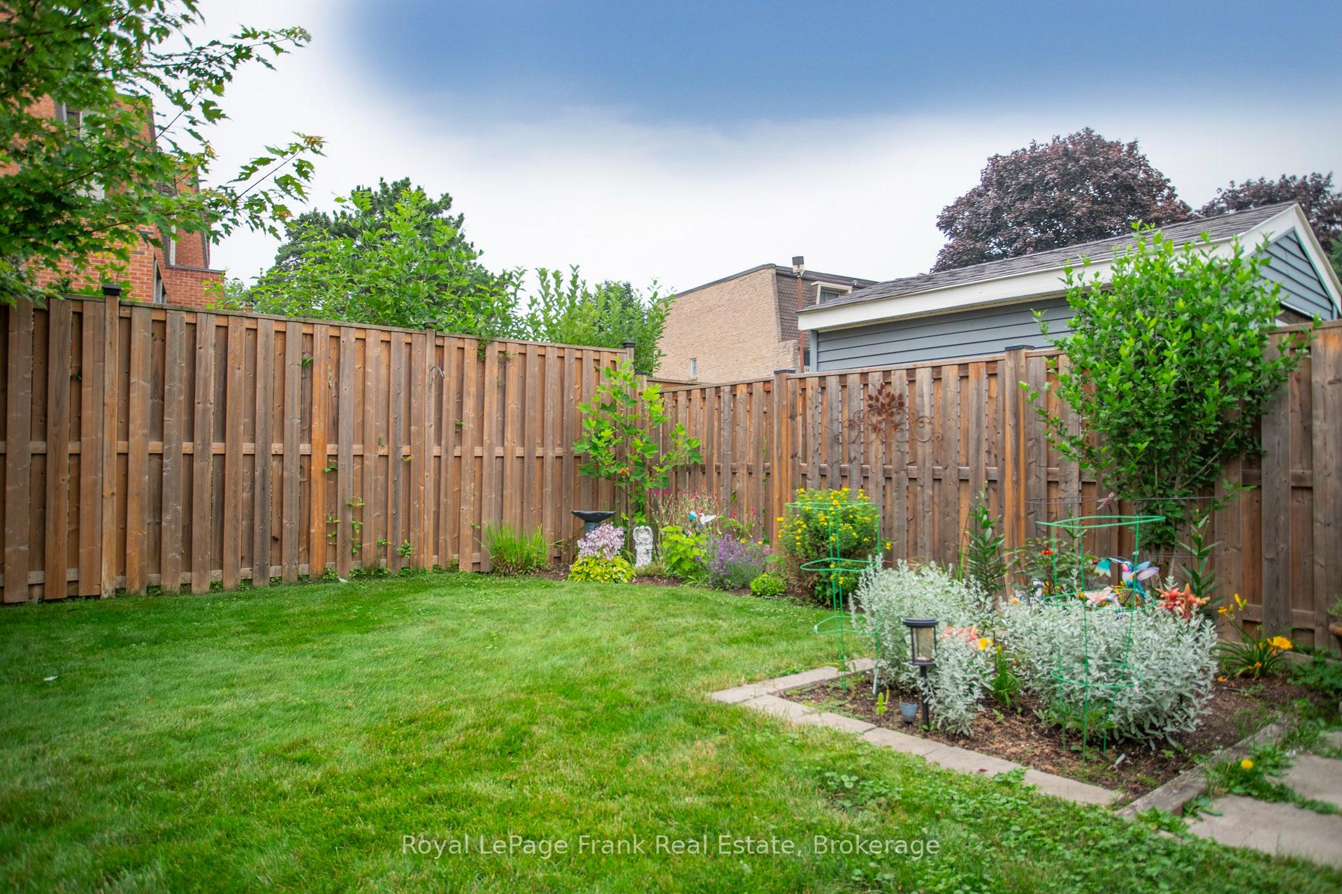 Photo 43 of 34 Baker Road, Ajax, South East — HOMEH