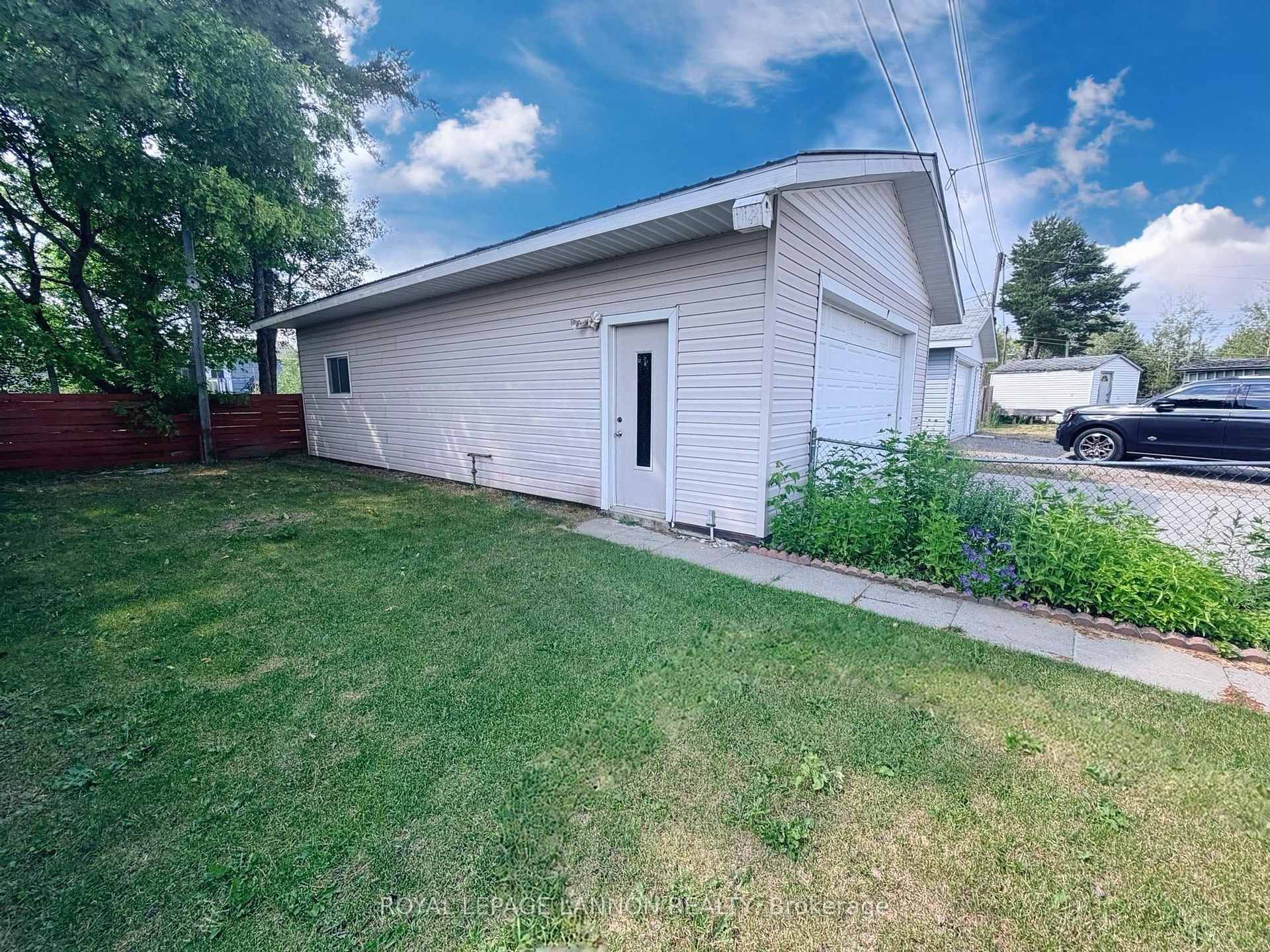 Photo 2 of 312 Ball Park Crescent, Greenstone — HOMEH