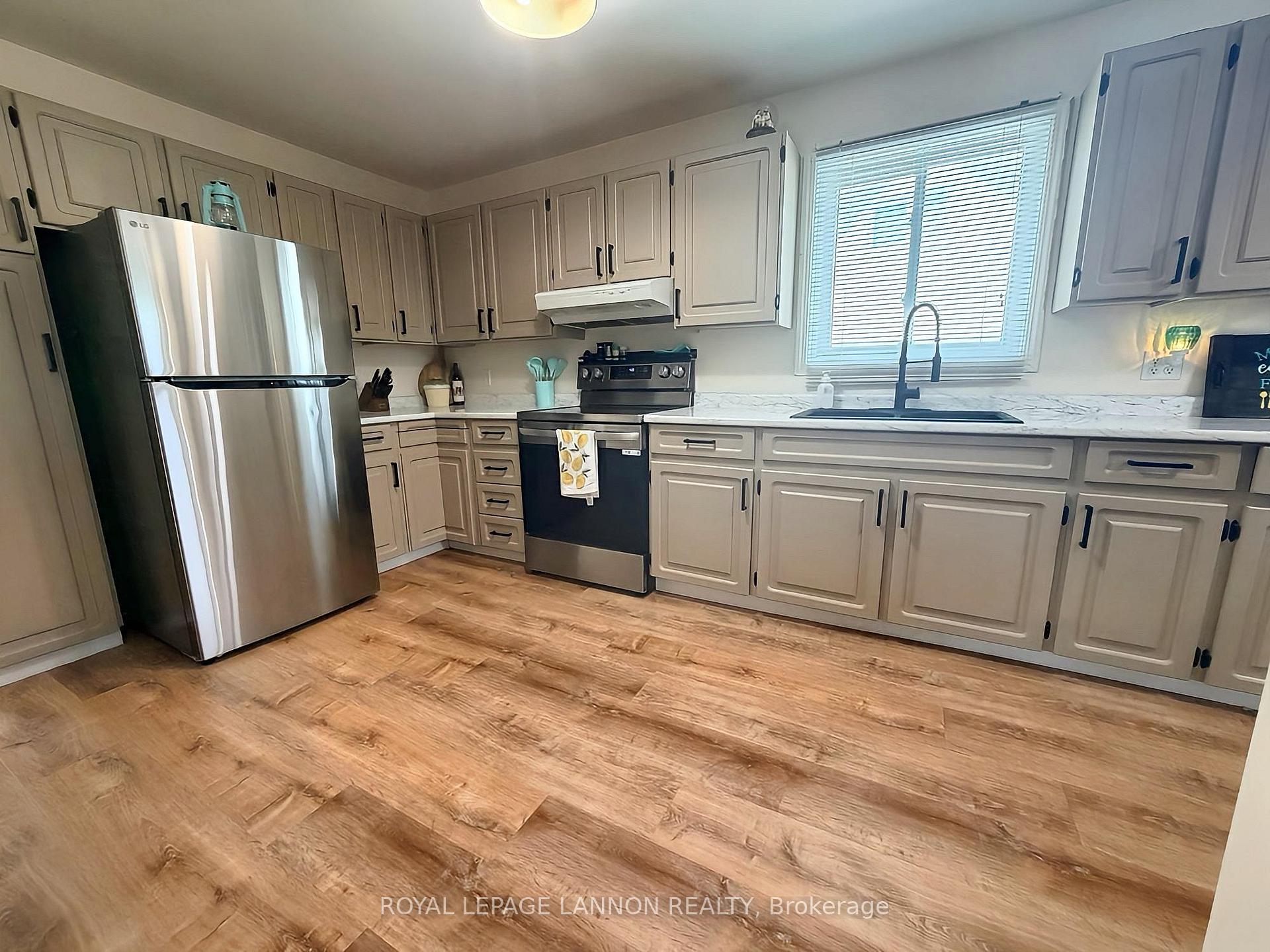 Photo 7 of 312 Ball Park Crescent, Greenstone — HOMEH