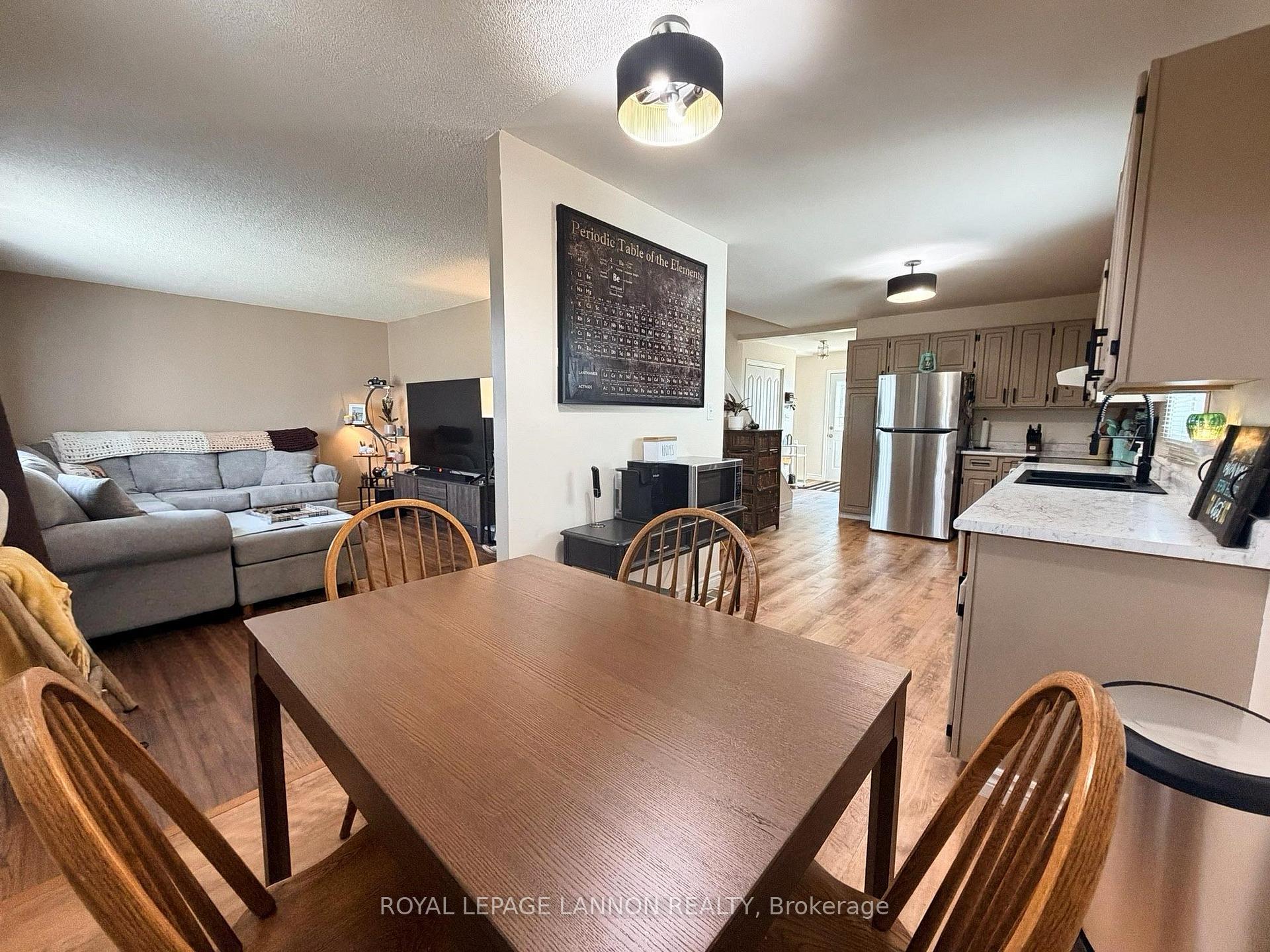 Photo 10 of 312 Ball Park Crescent, Greenstone — HOMEH