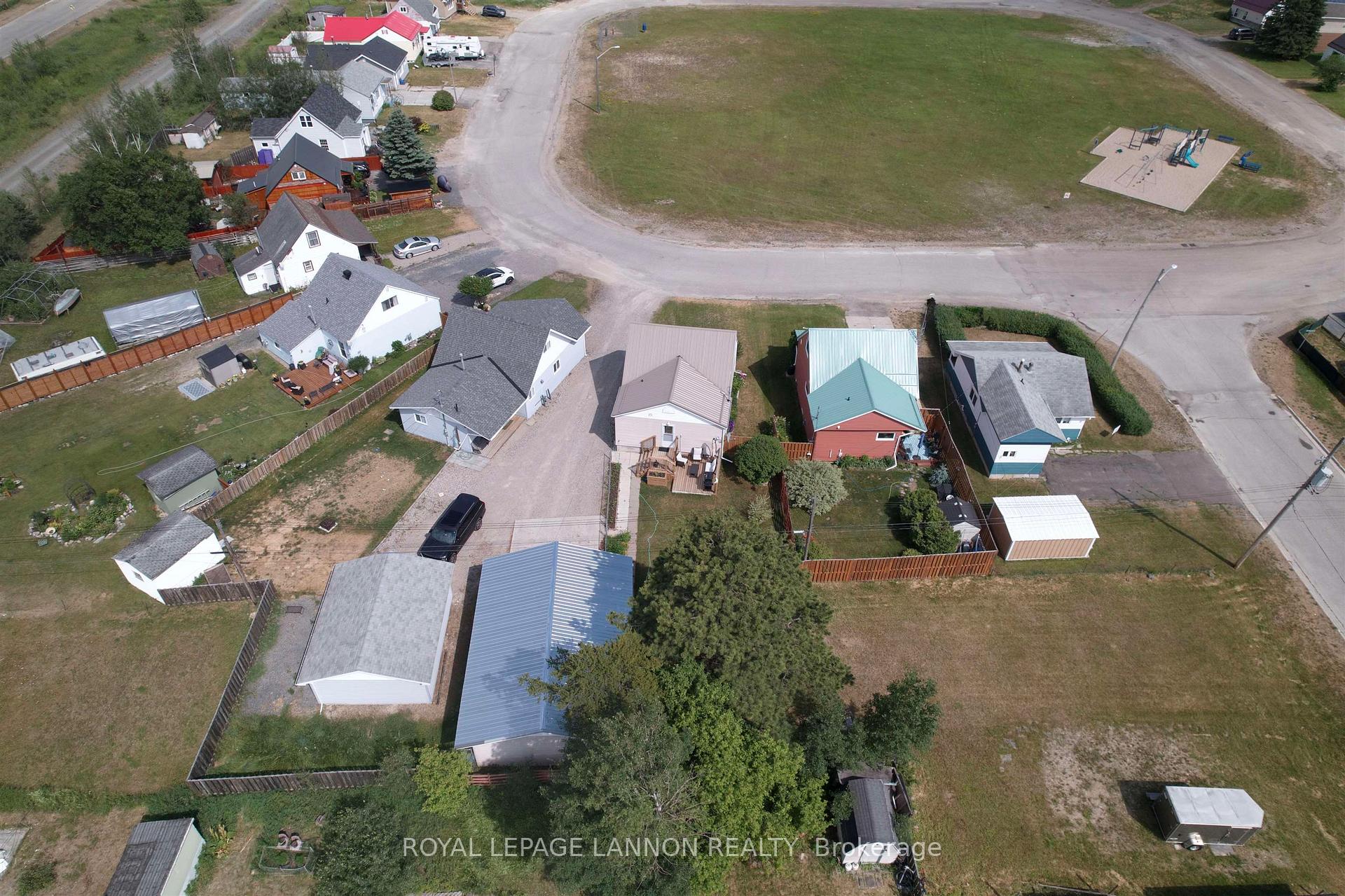 Photo 27 of 312 Ball Park Crescent, Greenstone — HOMEH