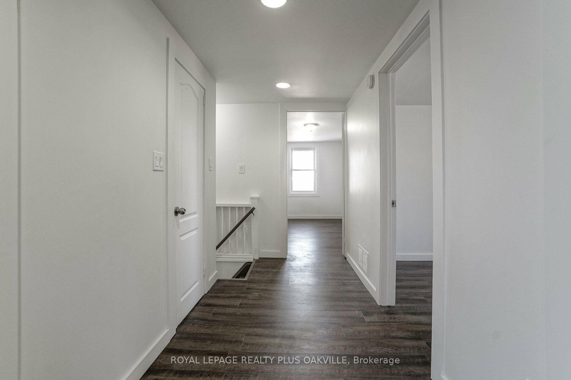 Photo 5 of Unit 2, 564 Lyons Lane, Oakville, Queen Elizabeth — HOMEH