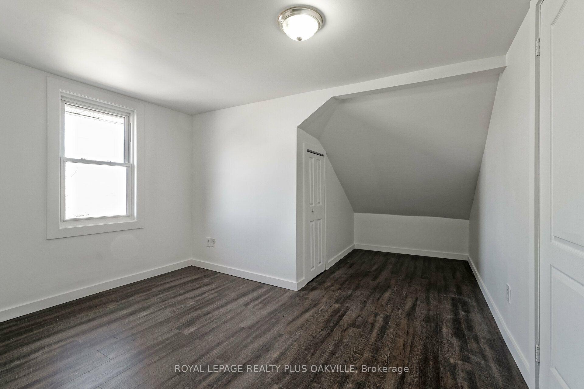 Photo 7 of Unit 2, 564 Lyons Lane, Oakville, Queen Elizabeth — HOMEH