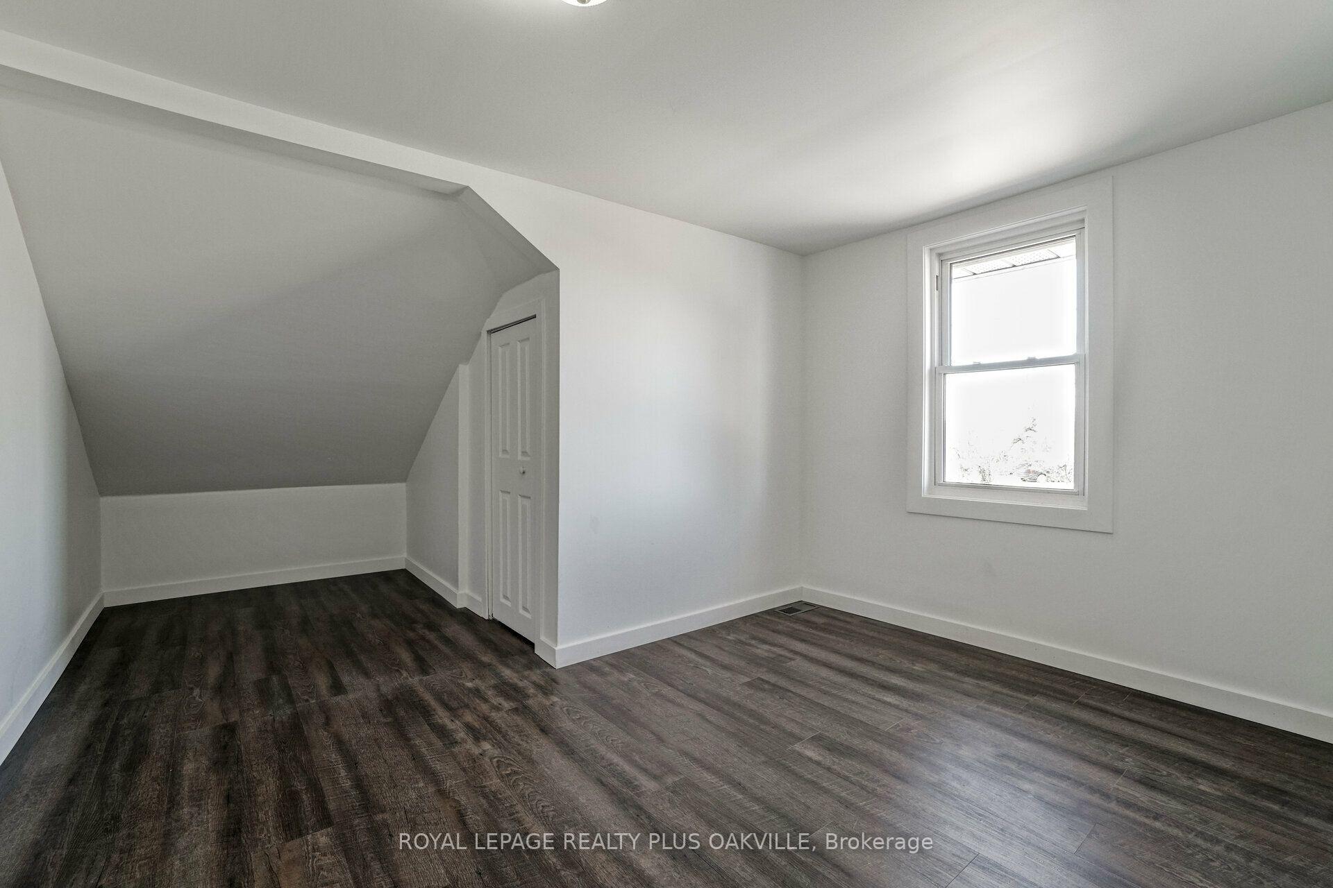 Photo 8 of Unit 2, 564 Lyons Lane, Oakville, Queen Elizabeth — HOMEH