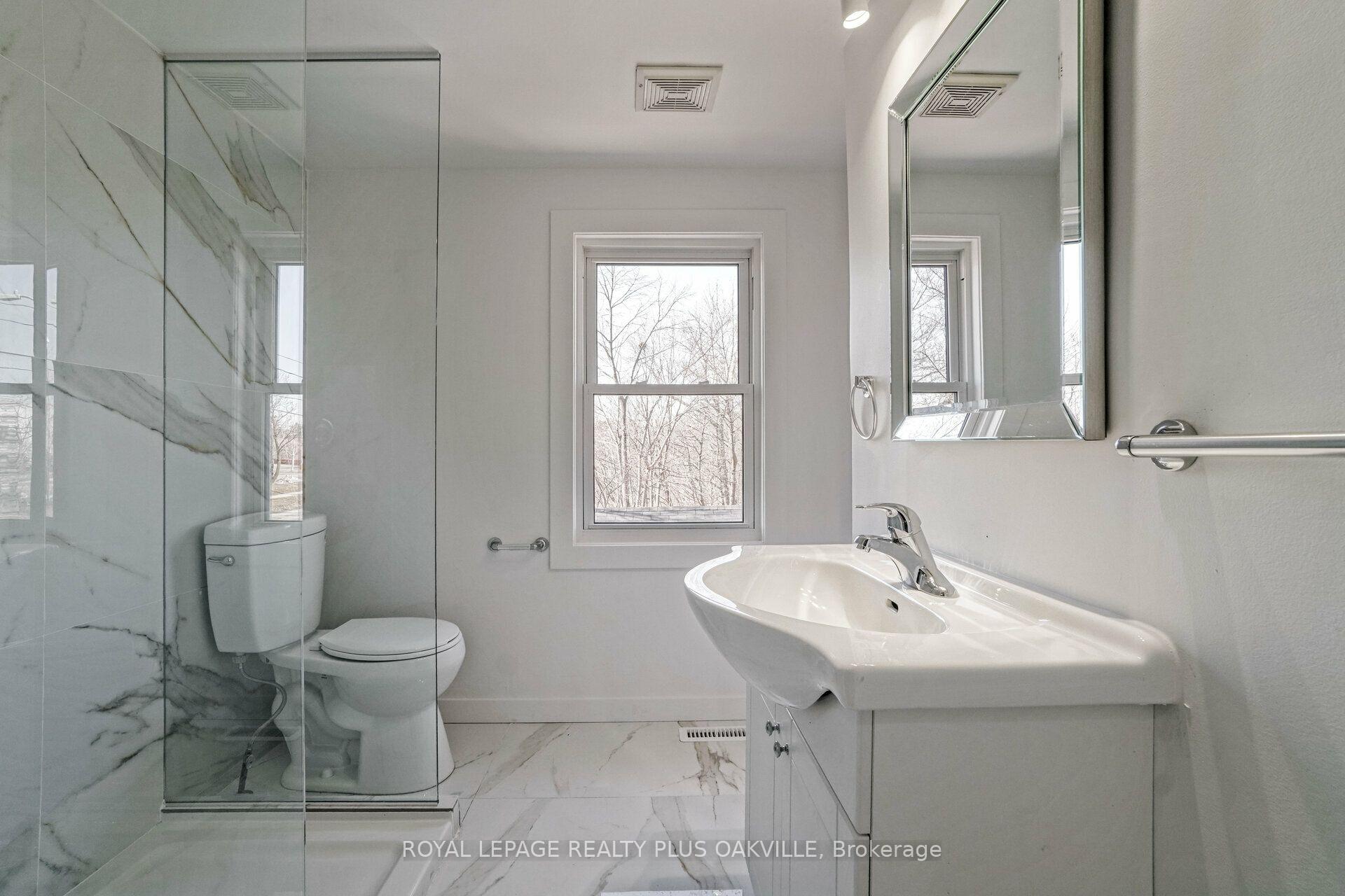 Photo 10 of Unit 2, 564 Lyons Lane, Oakville, Queen Elizabeth — HOMEH