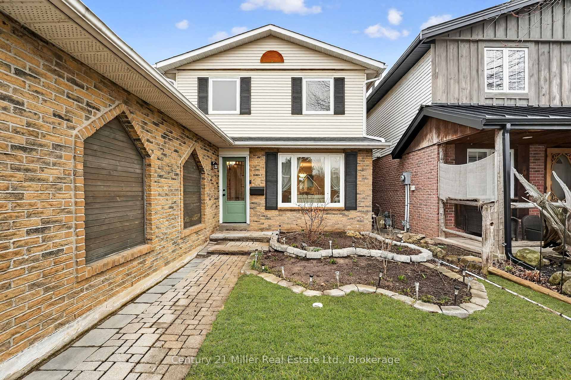 Photo 2 of 2451 Malcolm Crescent, Burlington, Brant Hills — HOMEH