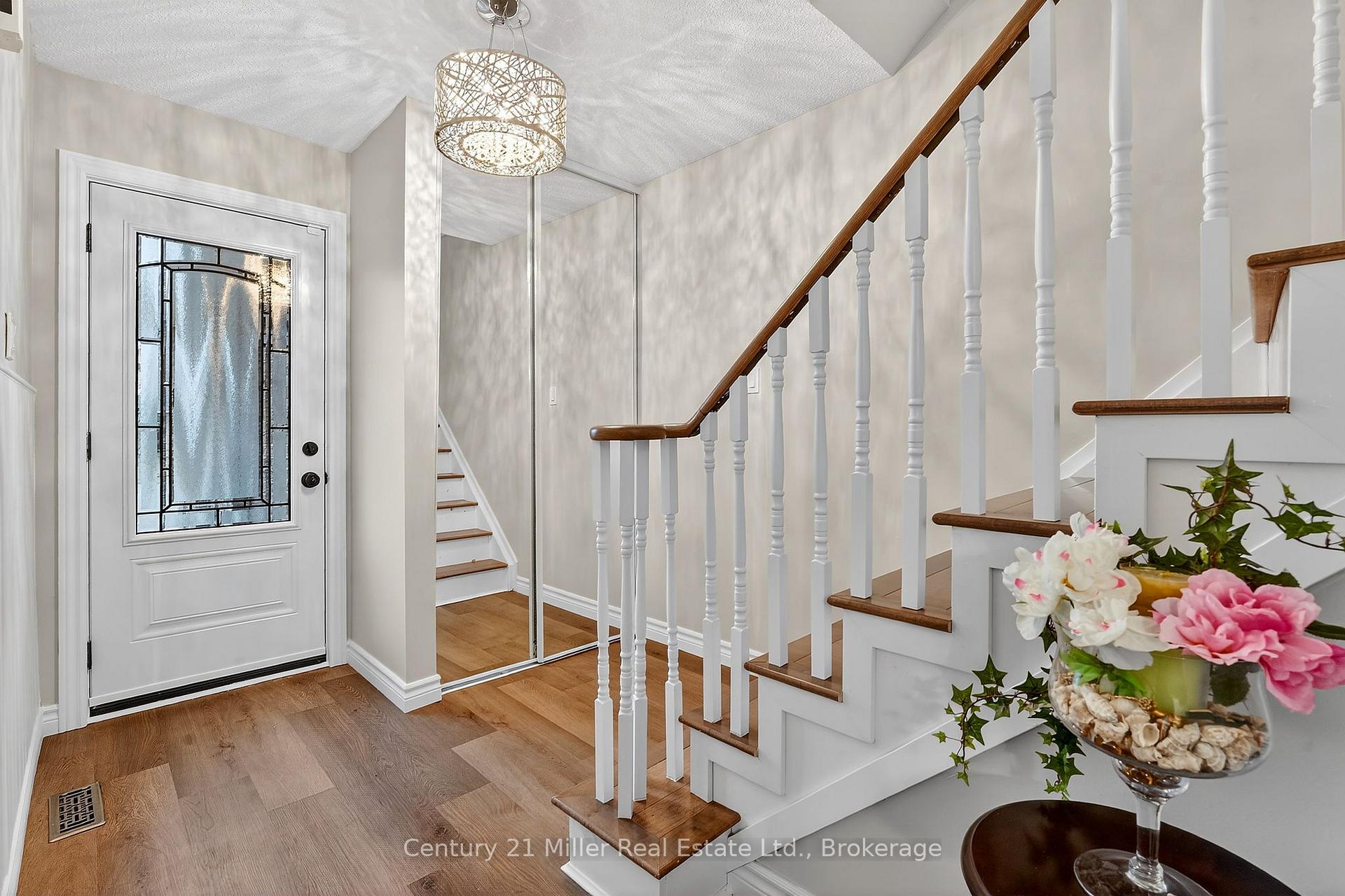 Photo 3 of 2451 Malcolm Crescent, Burlington, Brant Hills — HOMEH