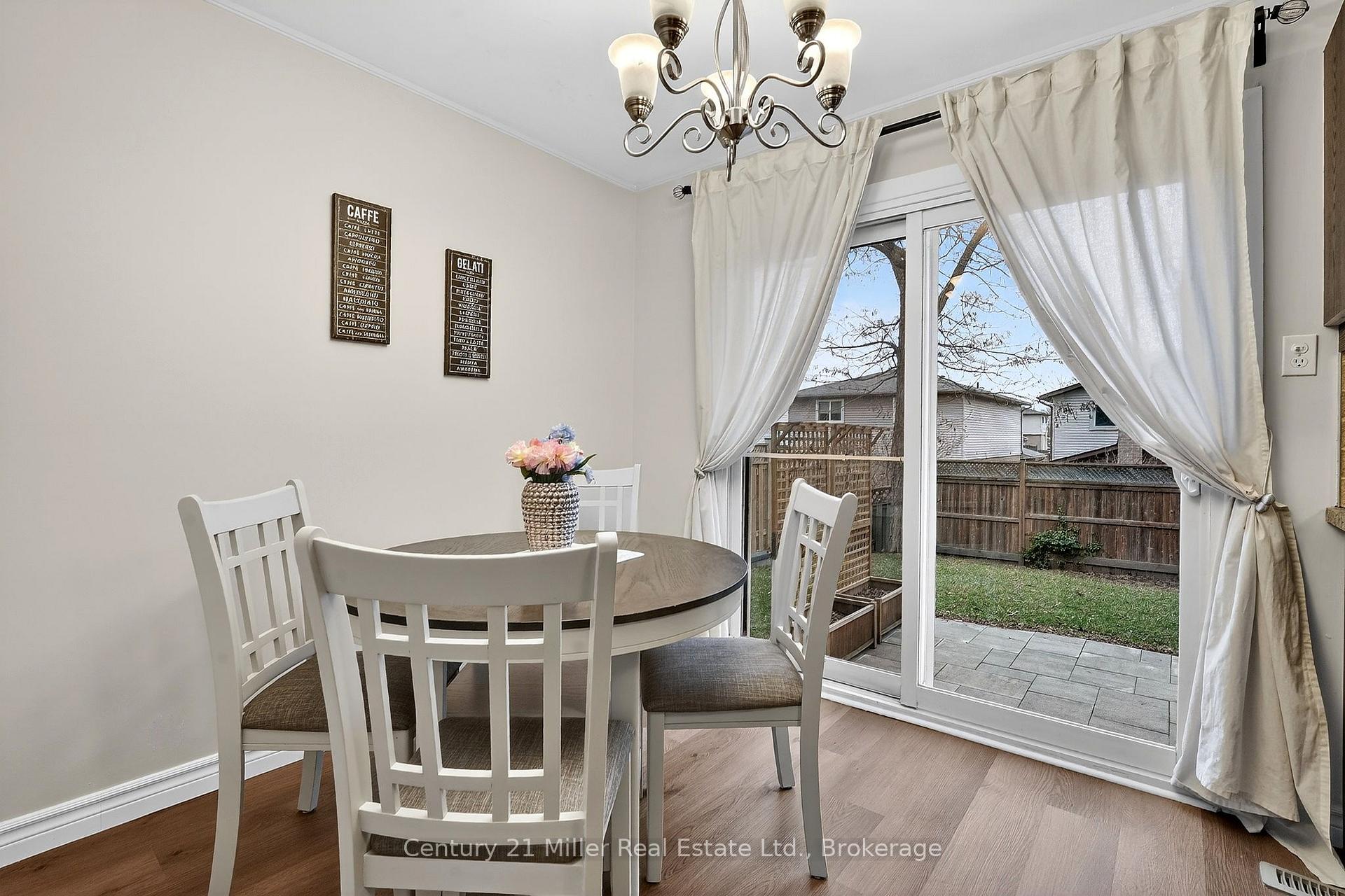Photo 11 of 2451 Malcolm Crescent, Burlington, Brant Hills — HOMEH