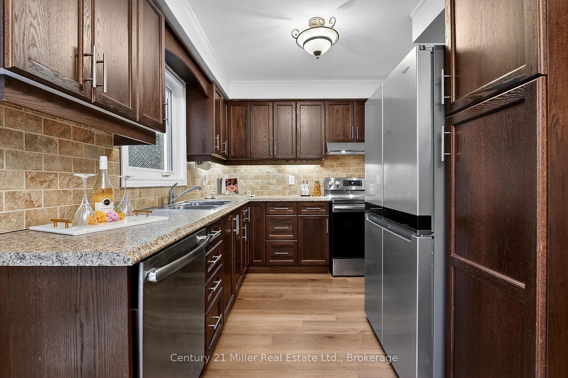 Photo 12 of 2451 Malcolm Crescent, Burlington, Brant Hills — HOMEH