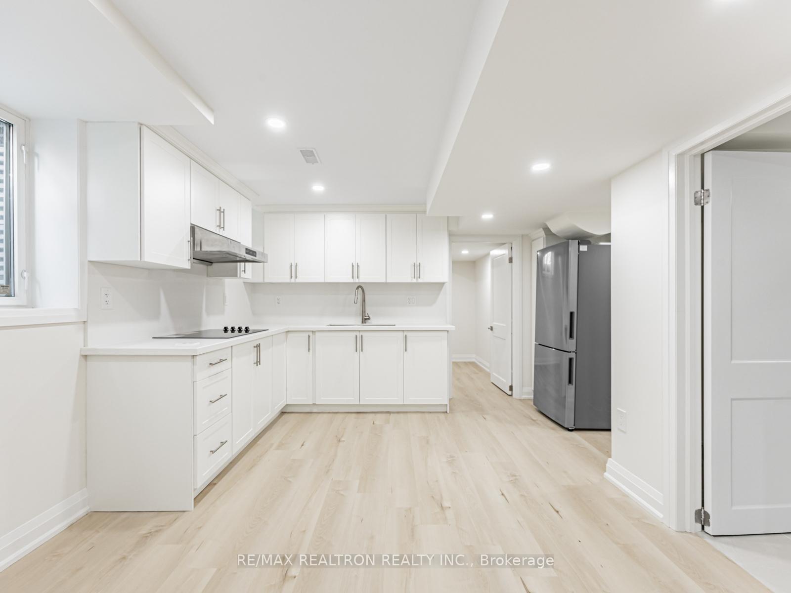 Photo 8 of 91 Mcroberts Crescent, Clarington, Courtice — HOMEH