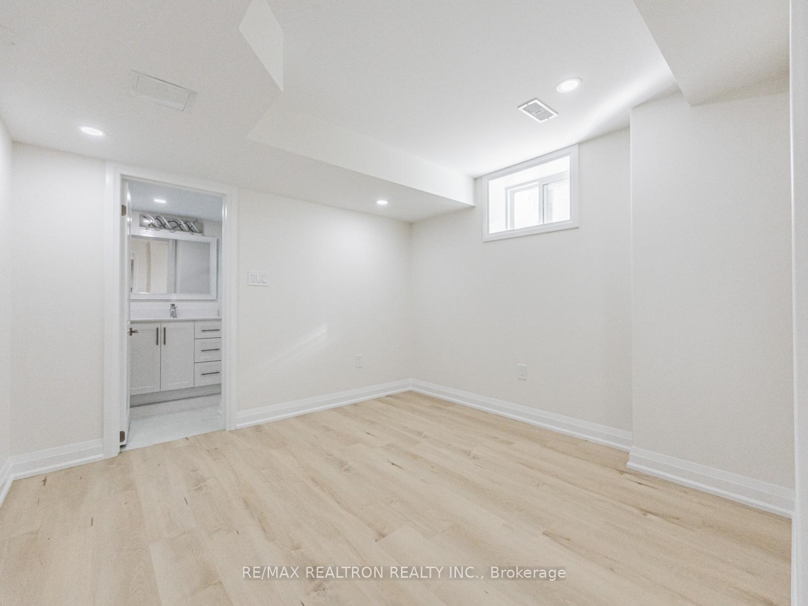 Photo 16 of 91 Mcroberts Crescent, Clarington, Courtice — HOMEH