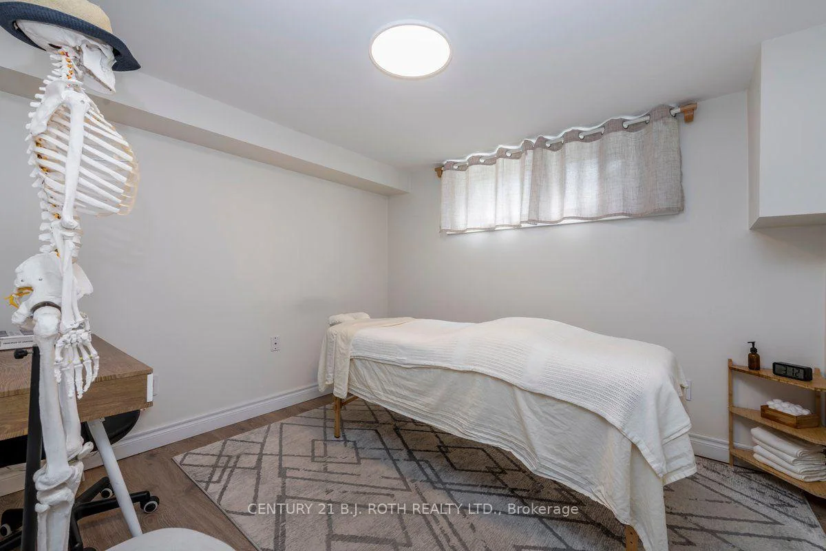 Photo 17 of 1 Ottaway Avenue, Barrie, East Bayfield — HOMEH
