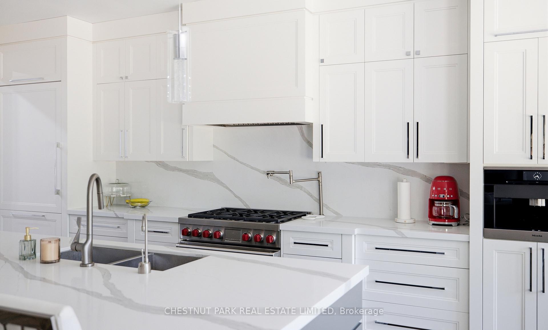 Photo 10 of 50 Blackforest Drive, Richmond Hill, Oak Ridges — HOMEH