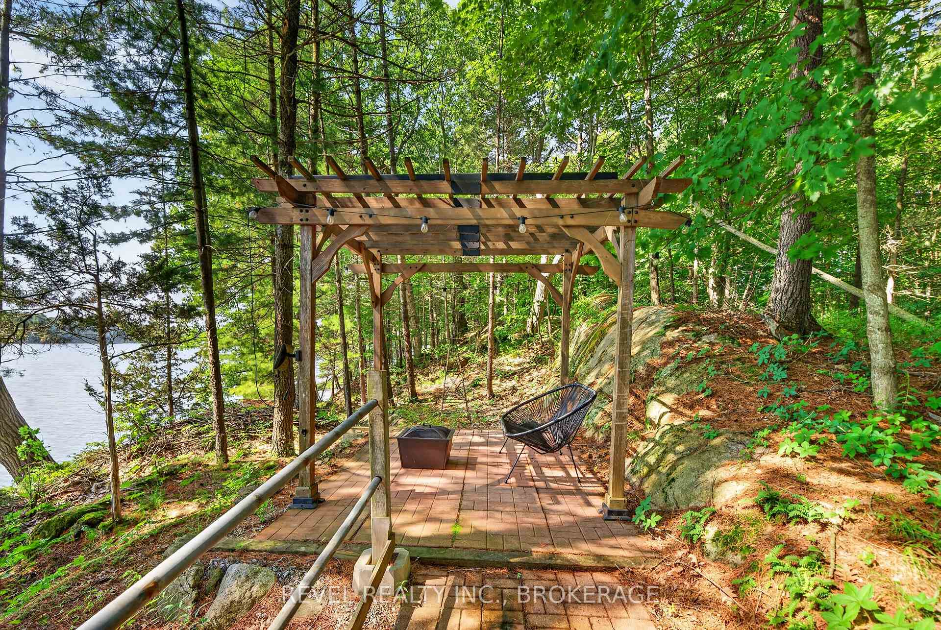 Photo 6 of 507 Frye Lane, Frontenac, Frontenac South — HOMEH