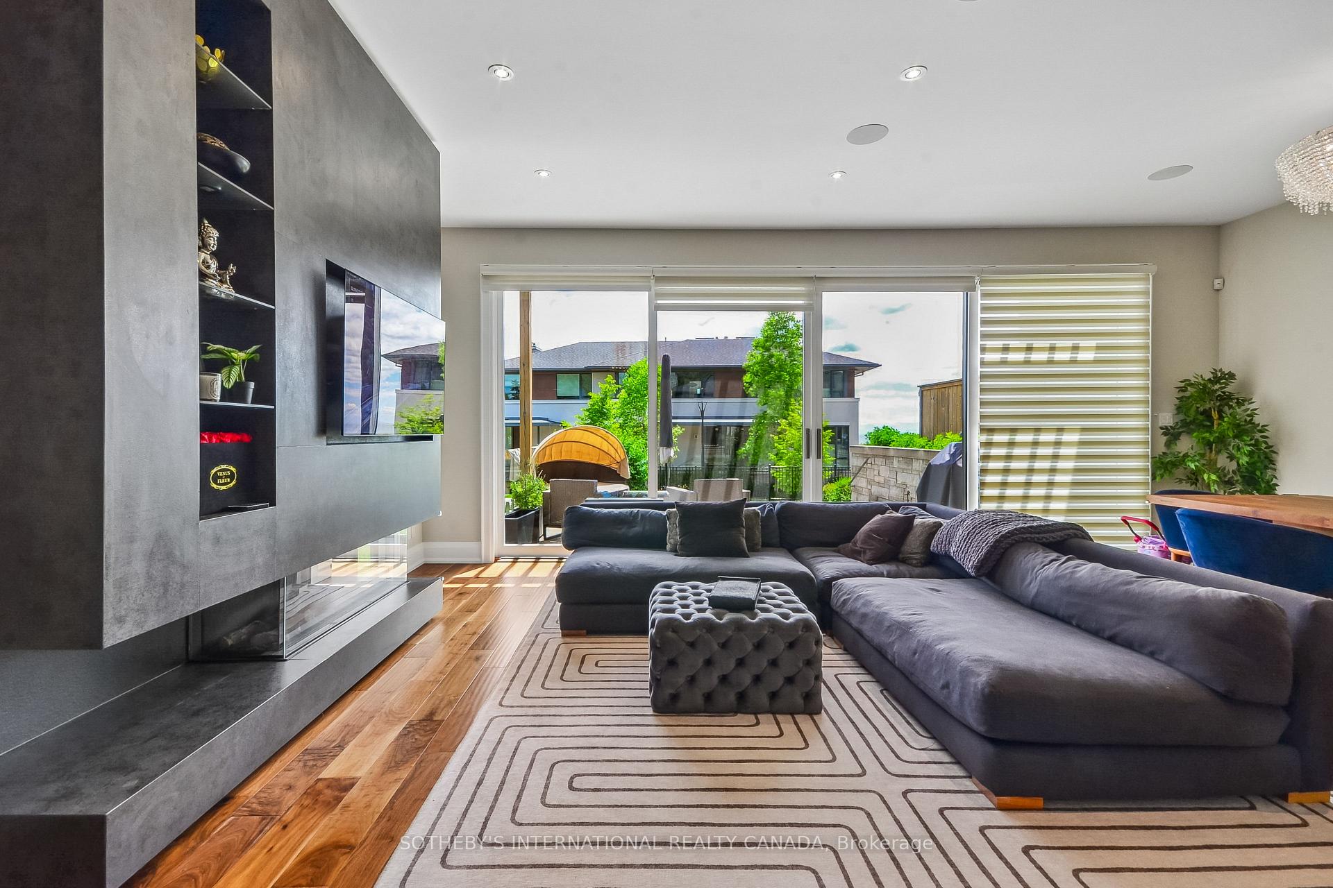Photo 5 of Unit 21, 10 Maple Grove Drive, Oakville, Morrison — HOMEH