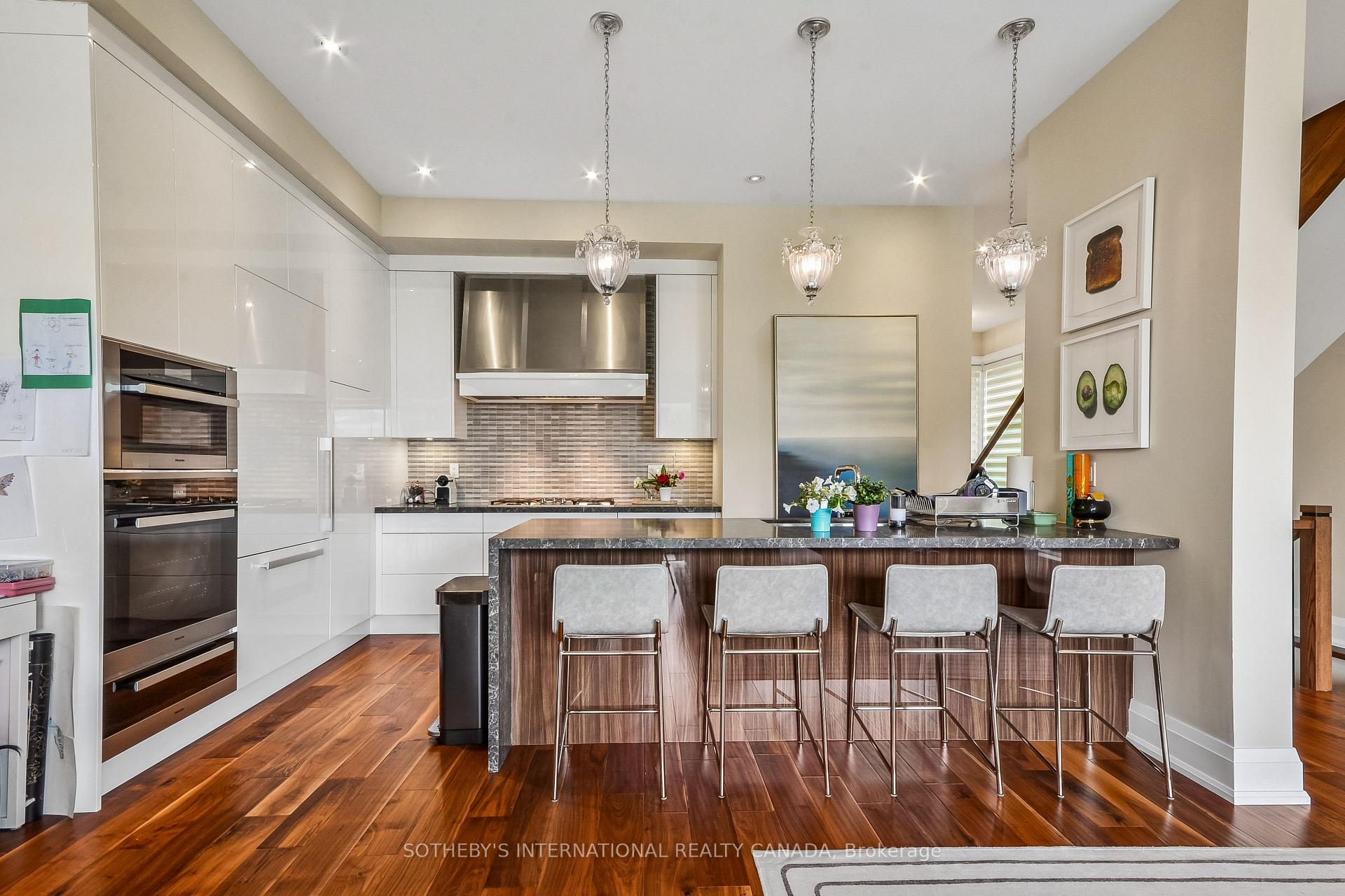 Photo 10 of Unit 21, 10 Maple Grove Drive, Oakville, Morrison — HOMEH