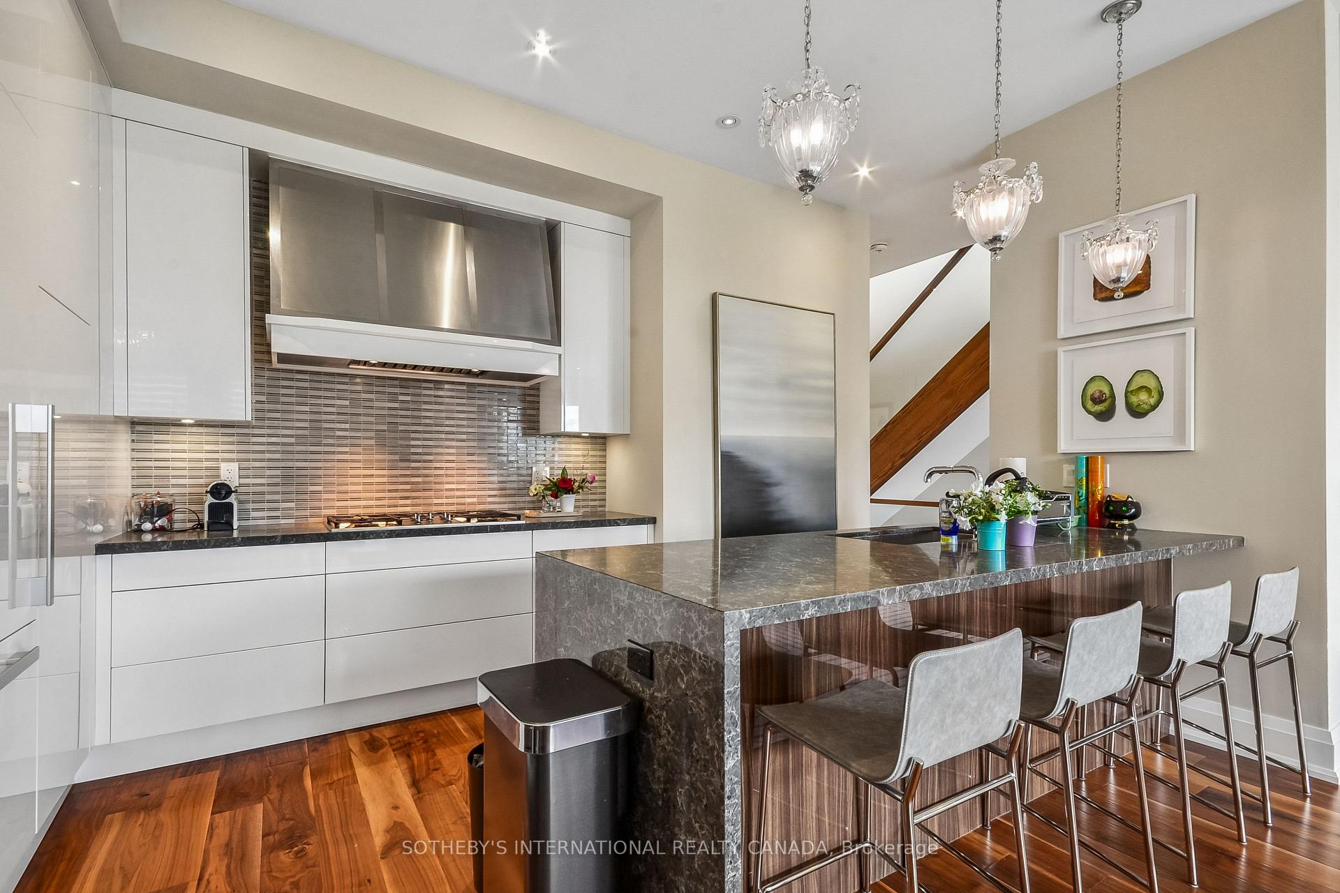 Photo 11 of Unit 21, 10 Maple Grove Drive, Oakville, Morrison — HOMEH