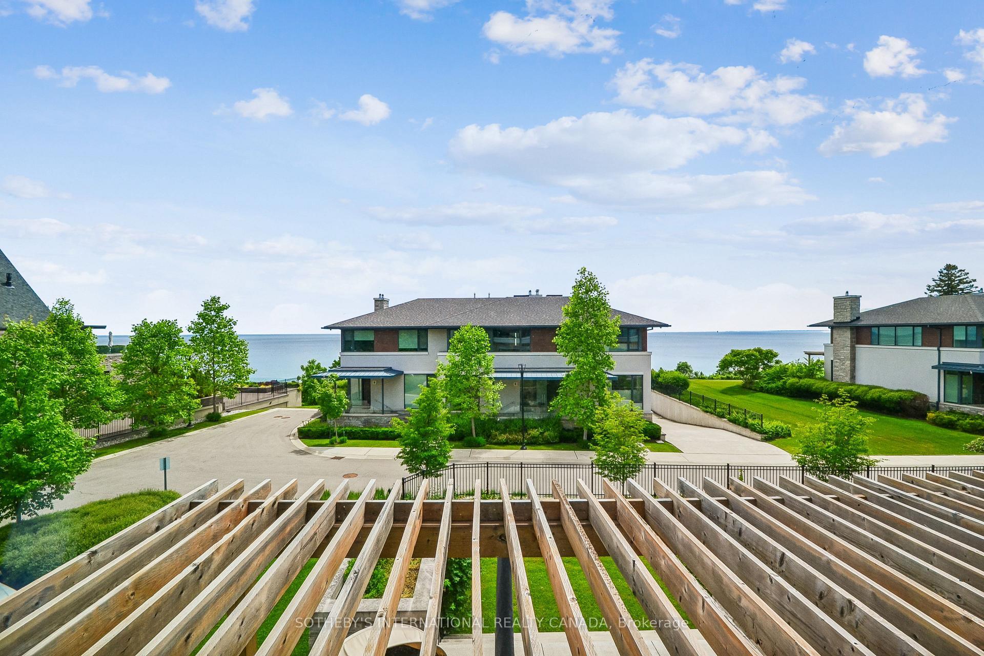 Photo 18 of Unit 21, 10 Maple Grove Drive, Oakville, Morrison — HOMEH