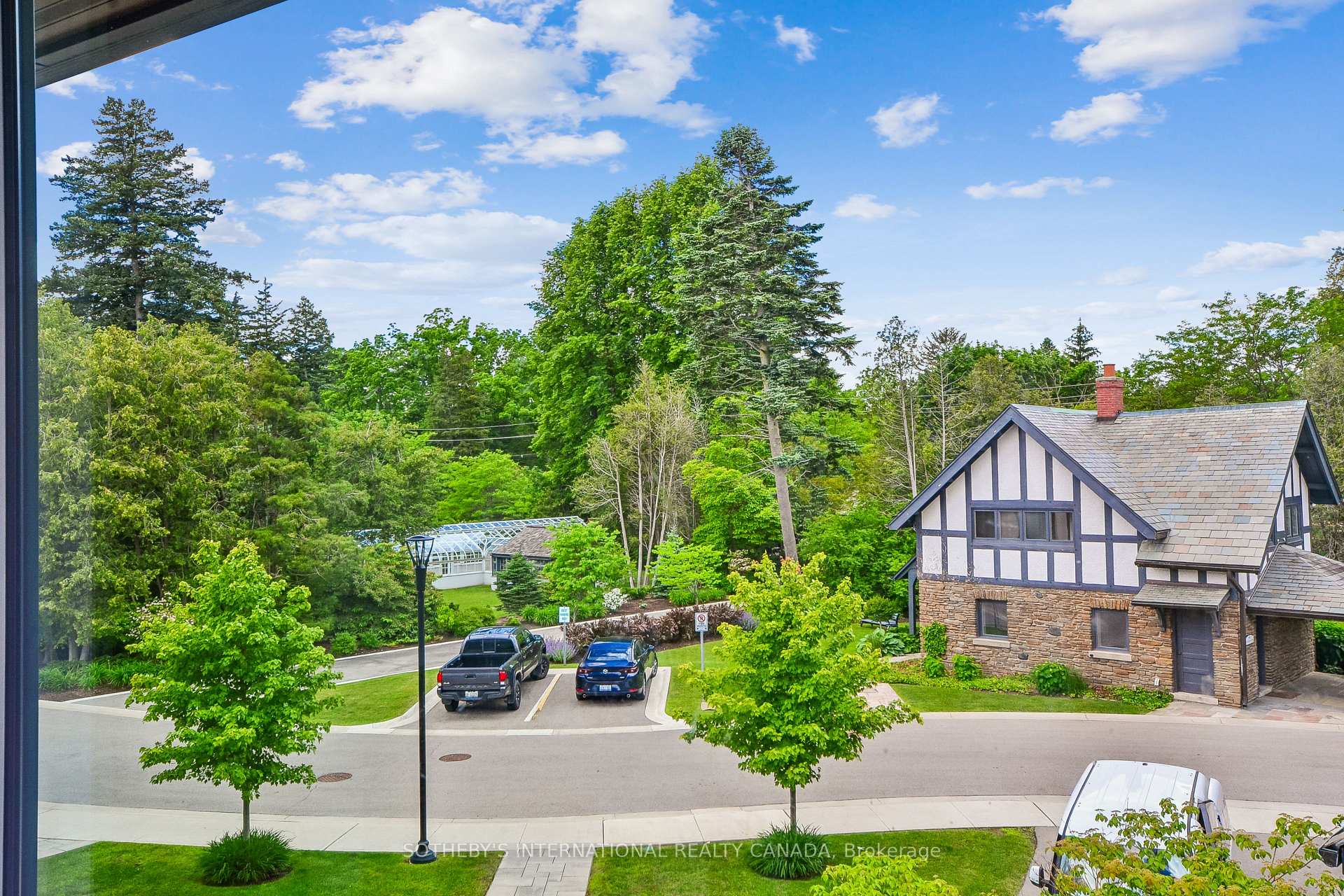 Photo 24 of Unit 21, 10 Maple Grove Drive, Oakville, Morrison — HOMEH