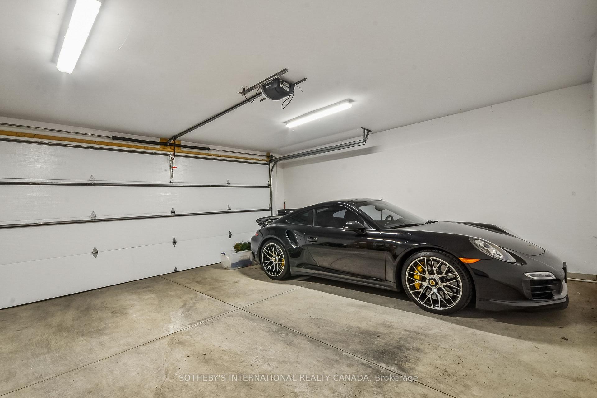 Photo 33 of Unit 21, 10 Maple Grove Drive, Oakville, Morrison — HOMEH