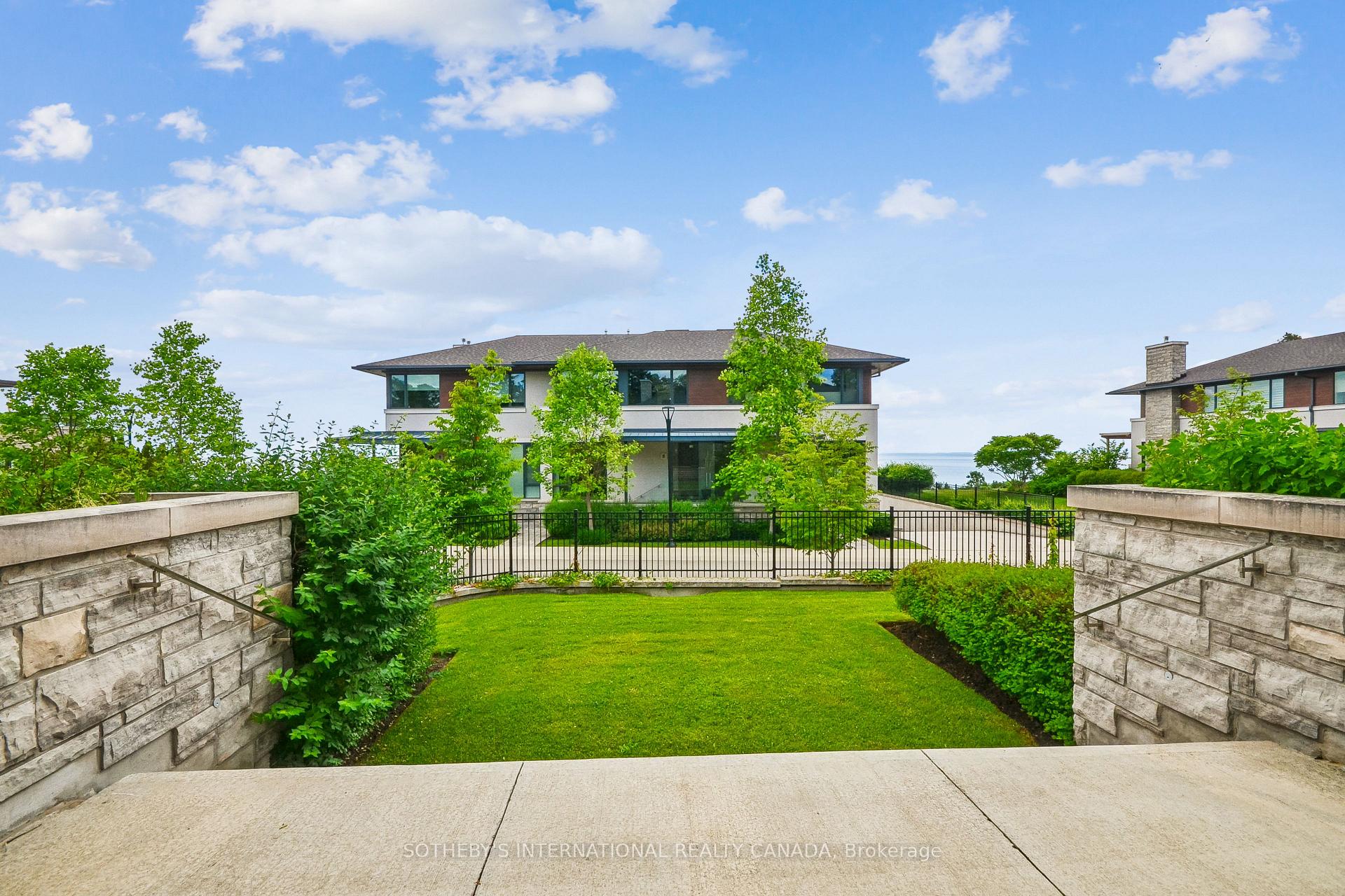Photo 34 of Unit 21, 10 Maple Grove Drive, Oakville, Morrison — HOMEH