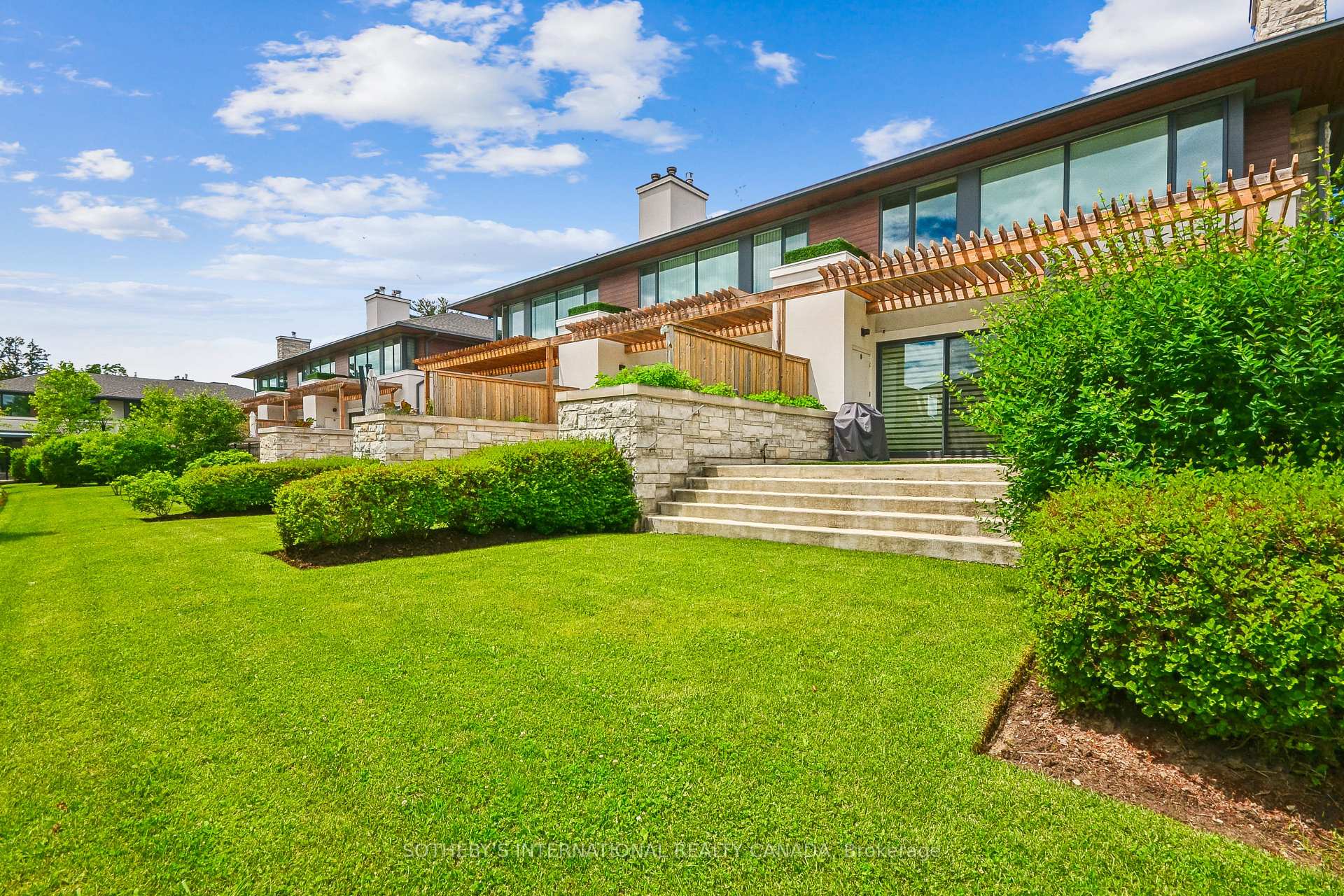 Photo 37 of Unit 21, 10 Maple Grove Drive, Oakville, Morrison — HOMEH