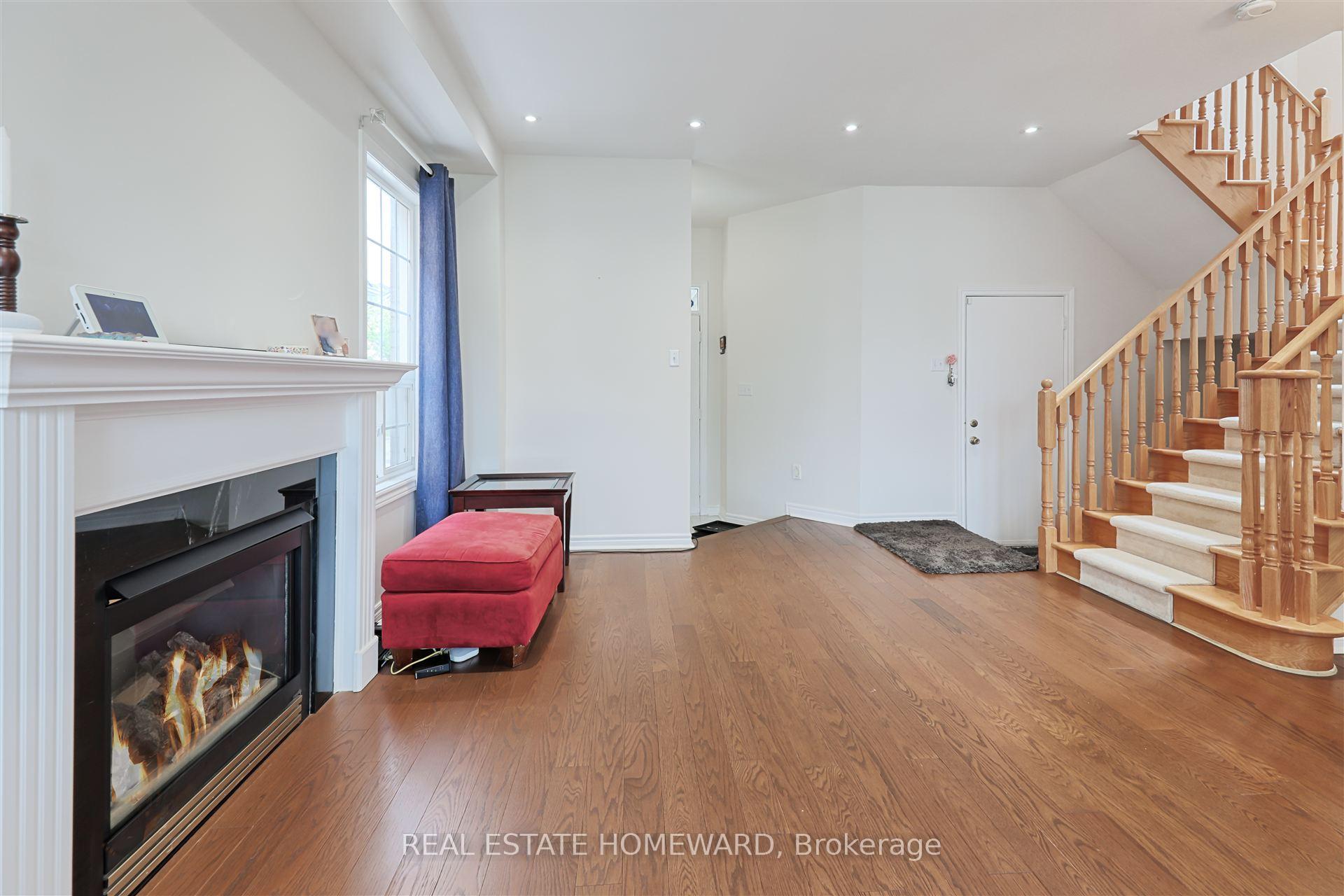 Photo 4 of 5860 Terrapark Trail, Mississauga, Churchill Meadows — HOMEH