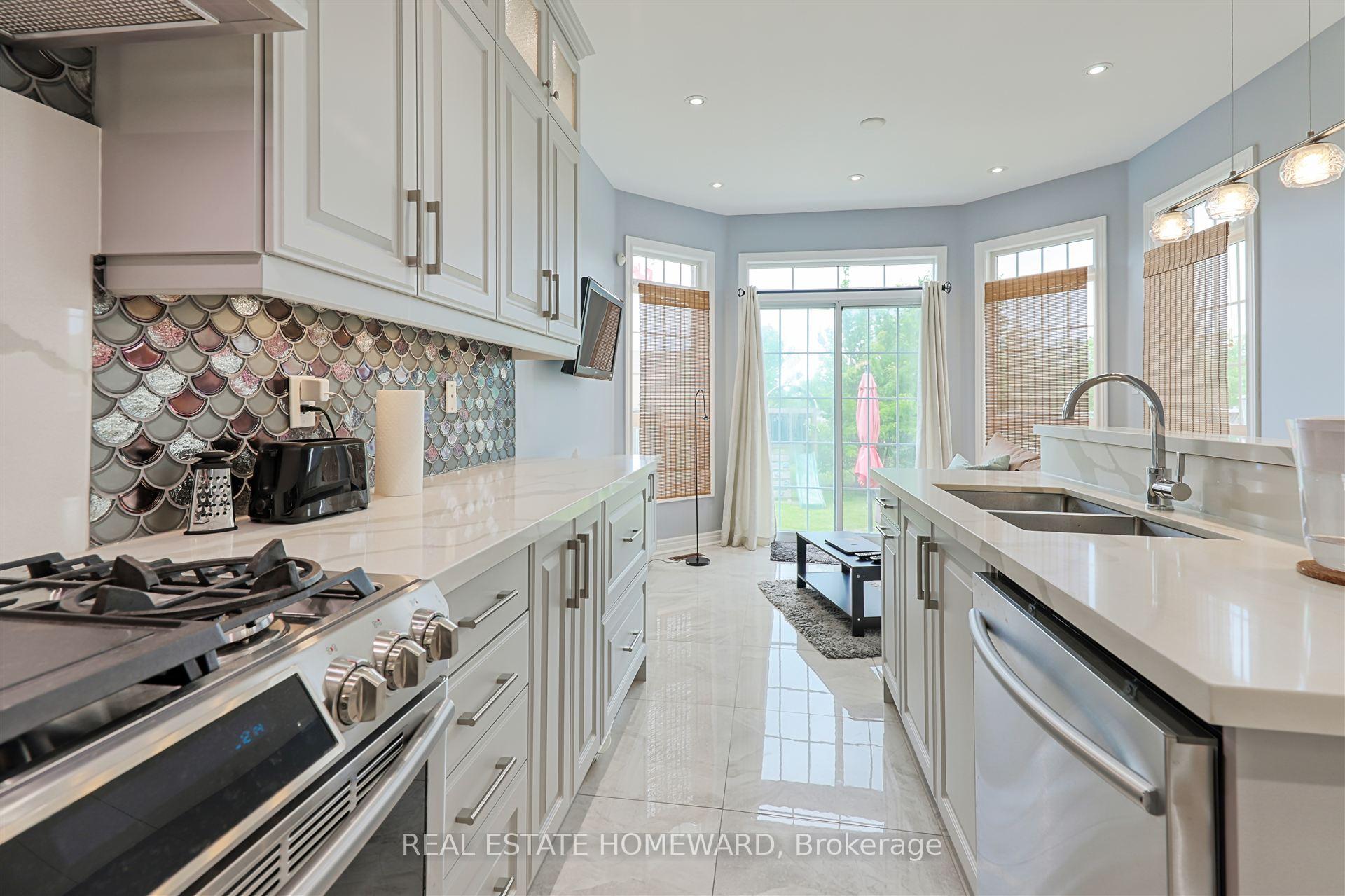 Photo 8 of 5860 Terrapark Trail, Mississauga, Churchill Meadows — HOMEH