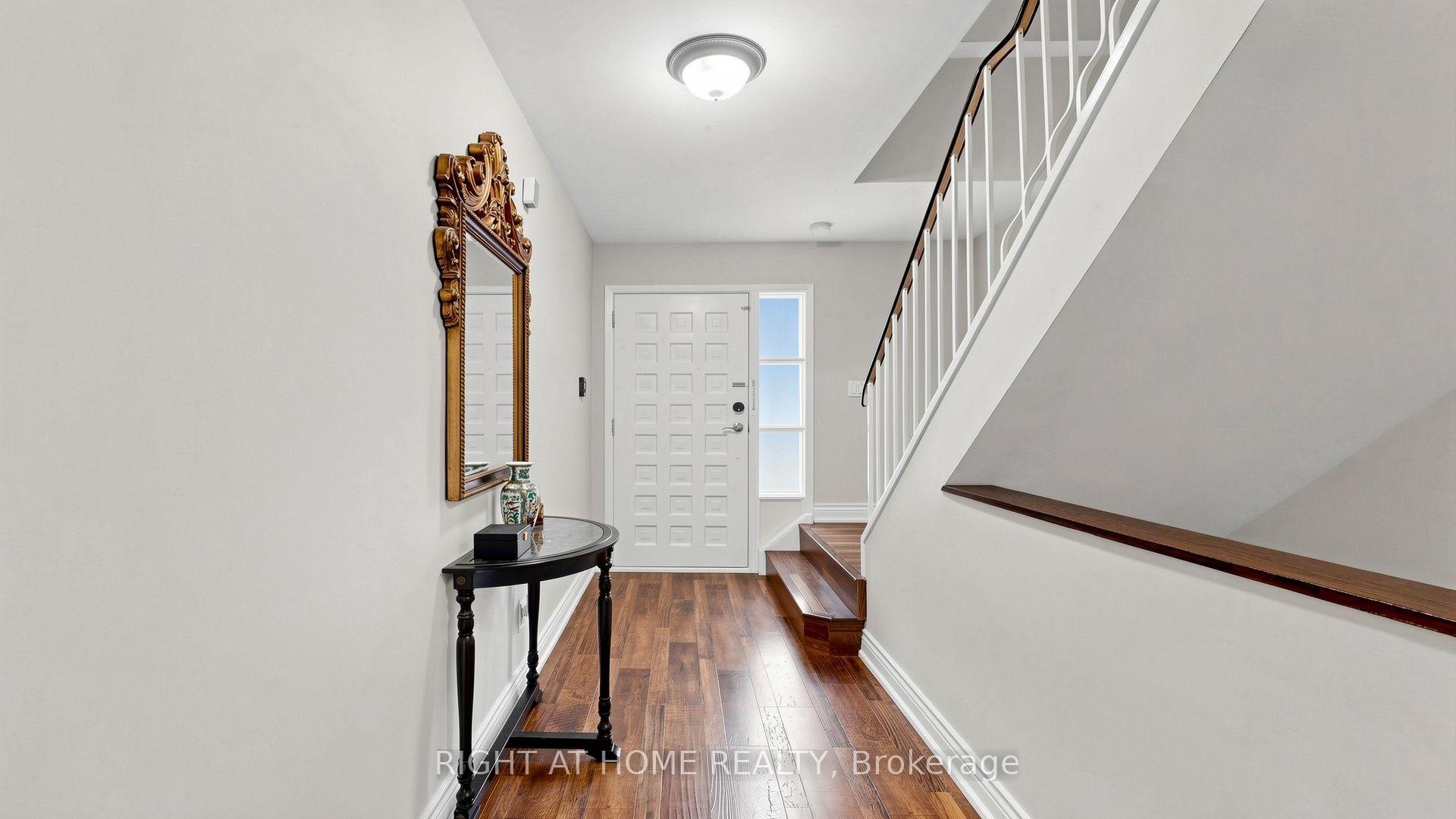 Photo 3 of 4 Harper Way, Markham, Aileen-Willowbrook — HOMEH