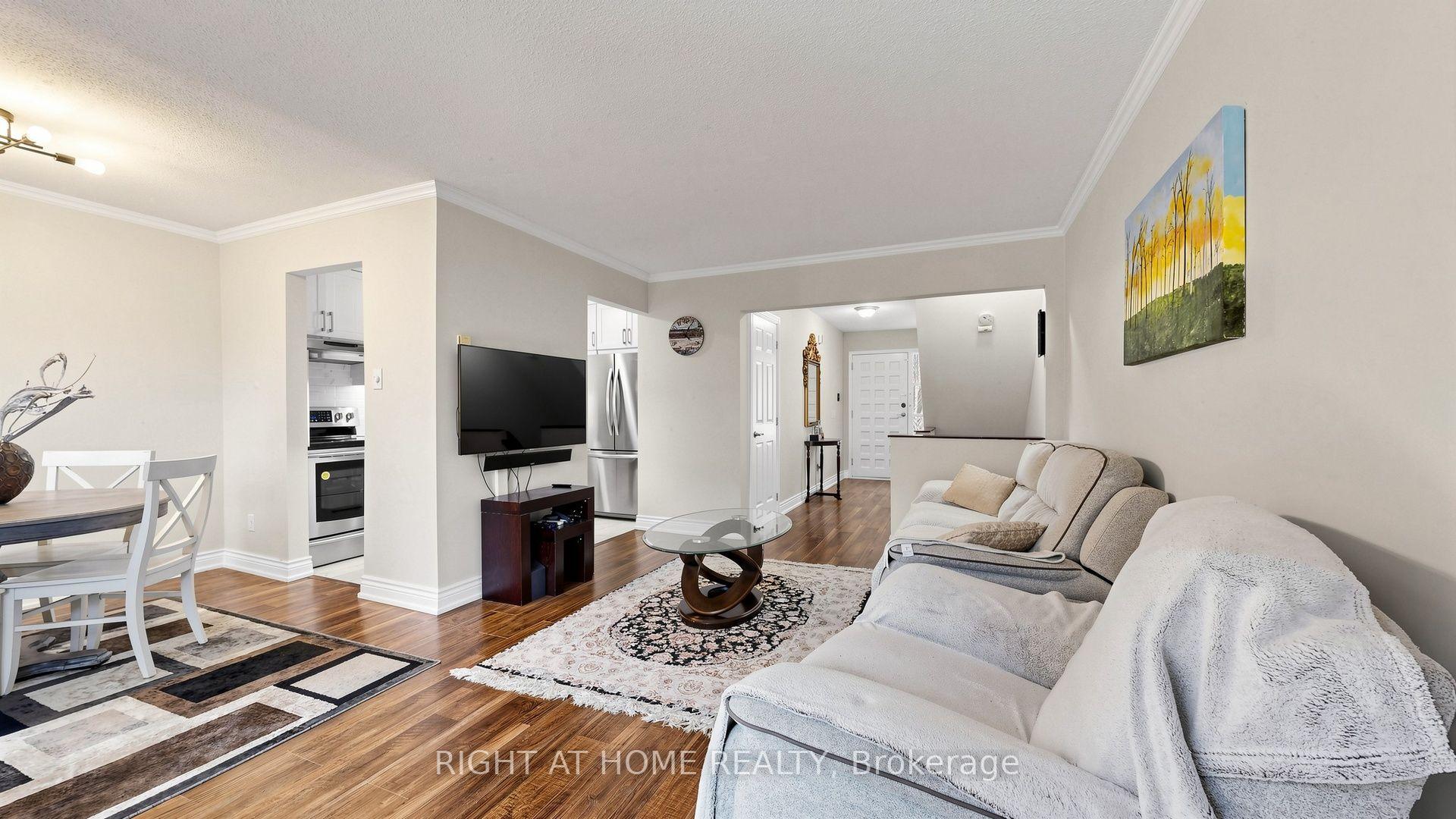 Photo 5 of 4 Harper Way, Markham, Aileen-Willowbrook — HOMEH