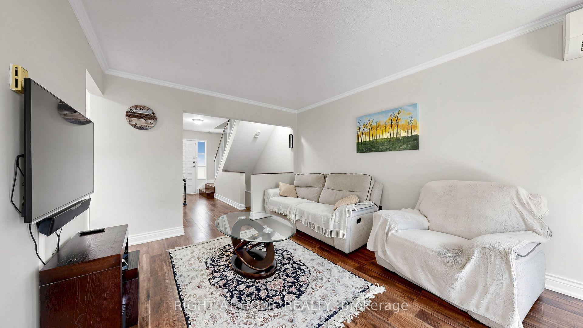 Photo 8 of 4 Harper Way, Markham, Aileen-Willowbrook — HOMEH