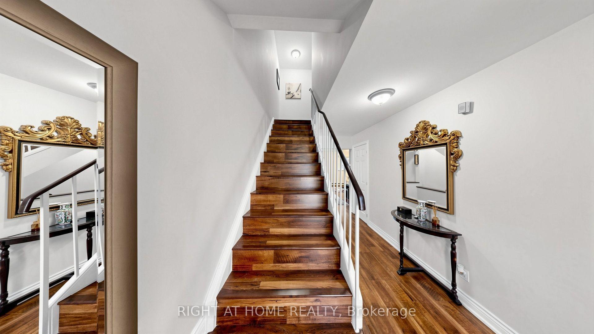 Photo 14 of 4 Harper Way, Markham, Aileen-Willowbrook — HOMEH