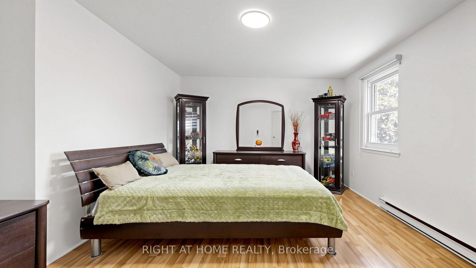 Photo 15 of 4 Harper Way, Markham, Aileen-Willowbrook — HOMEH