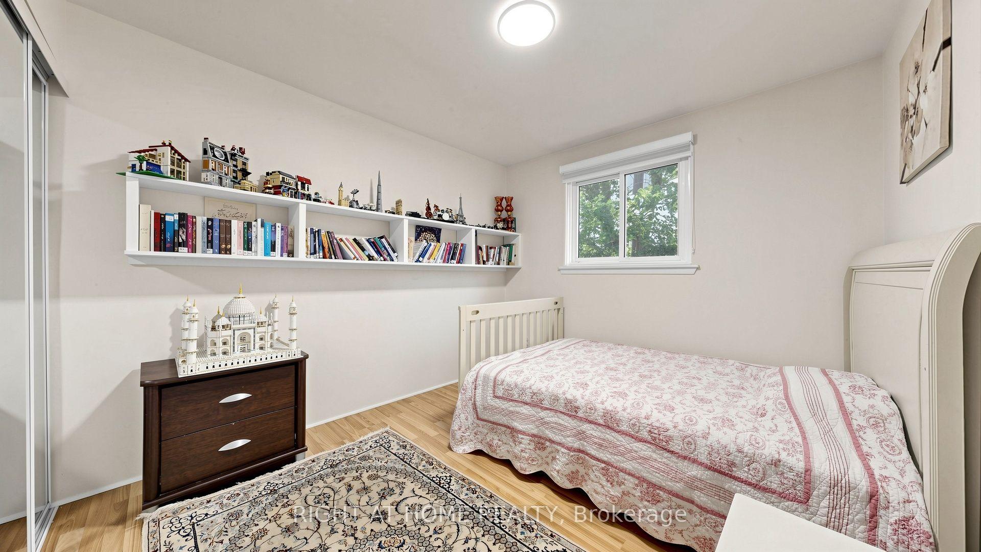 Photo 18 of 4 Harper Way, Markham, Aileen-Willowbrook — HOMEH