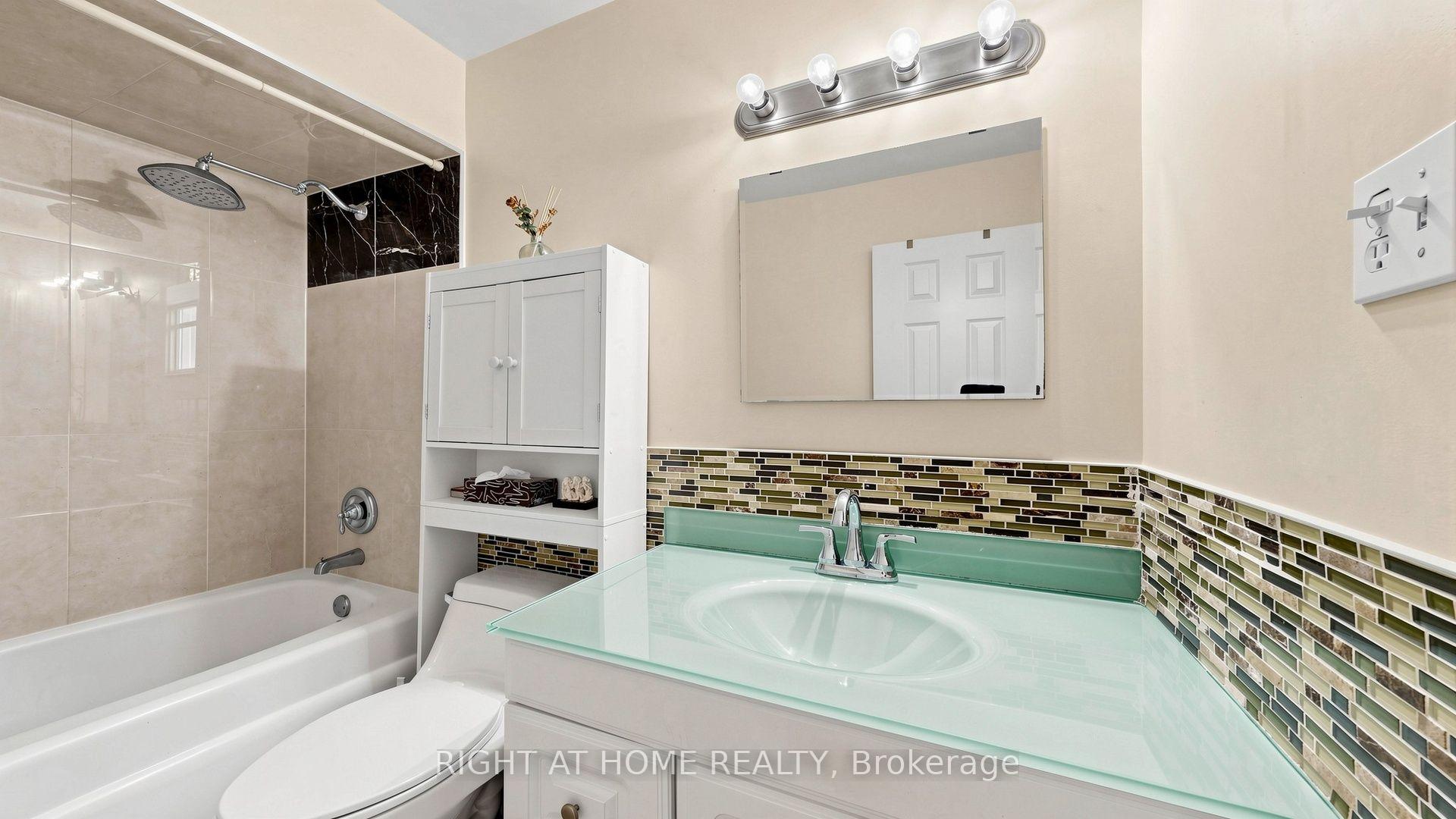Photo 23 of 4 Harper Way, Markham, Aileen-Willowbrook — HOMEH