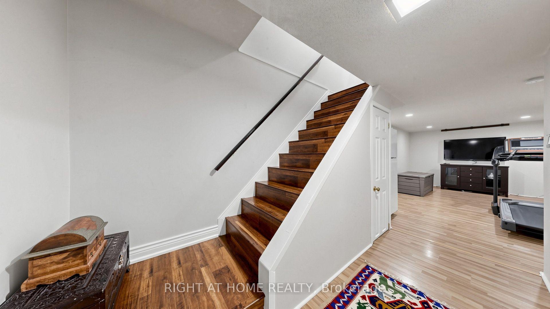 Photo 24 of 4 Harper Way, Markham, Aileen-Willowbrook — HOMEH
