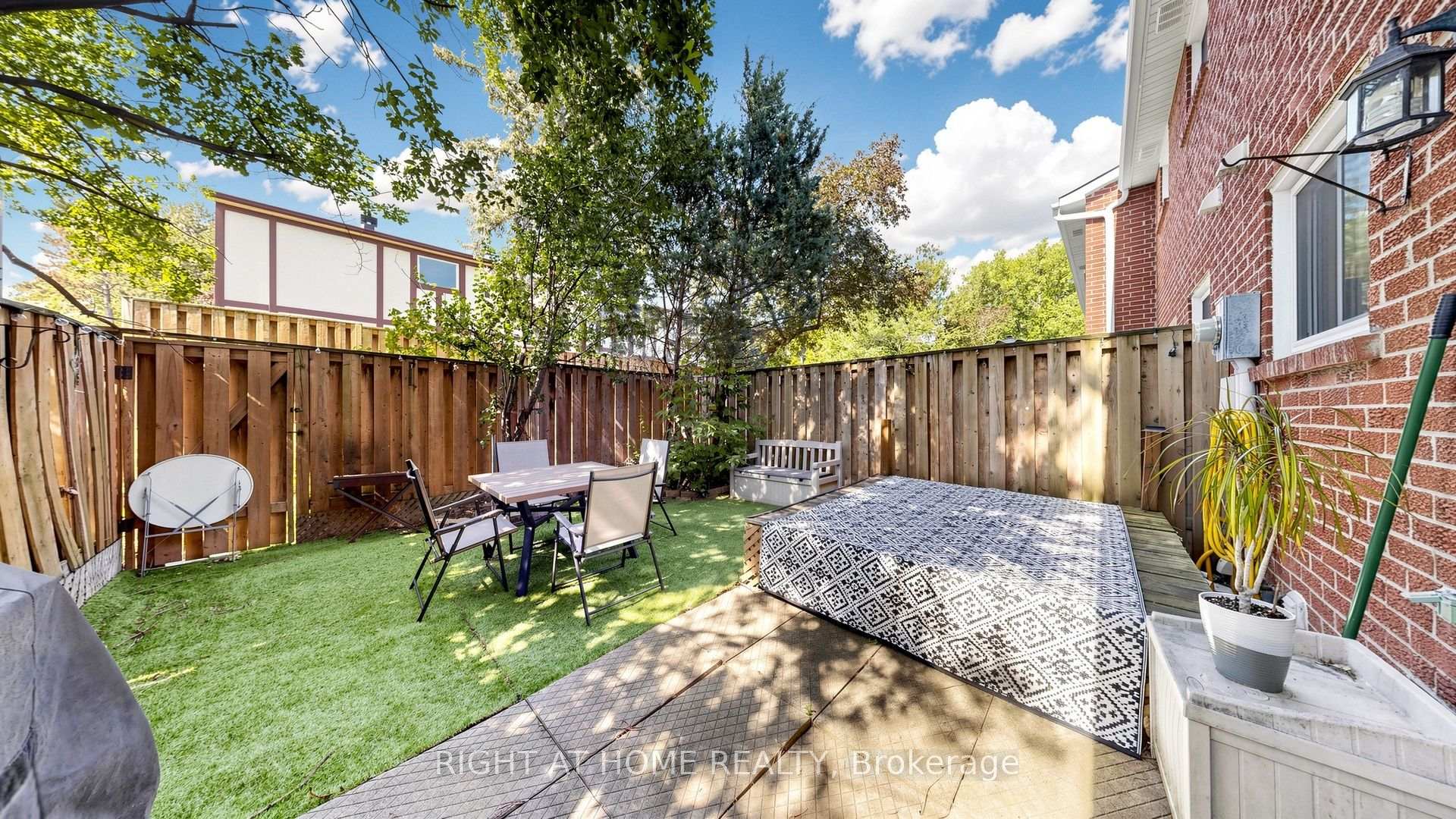 Photo 31 of 4 Harper Way, Markham, Aileen-Willowbrook — HOMEH