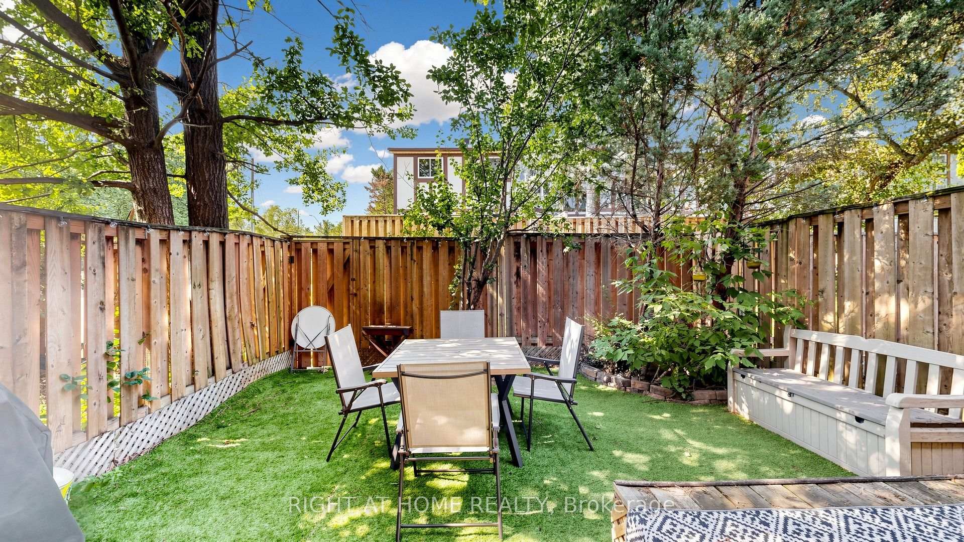Photo 33 of 4 Harper Way, Markham, Aileen-Willowbrook — HOMEH