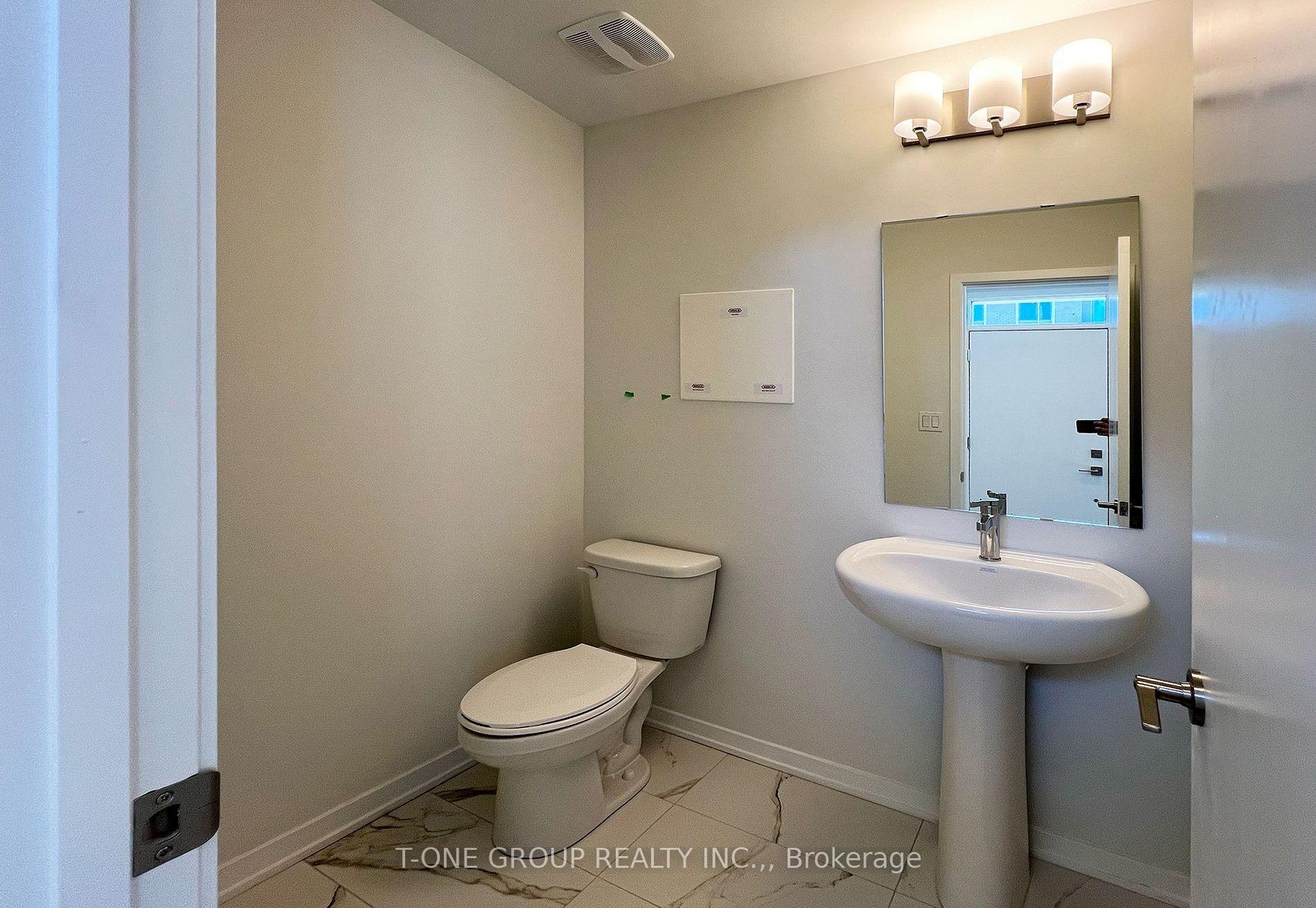 Photo 6 of Unit TH 362, 90 Honeycrisp Crescent, Vaughan, Vaughan Corporate Centre — HOMEH