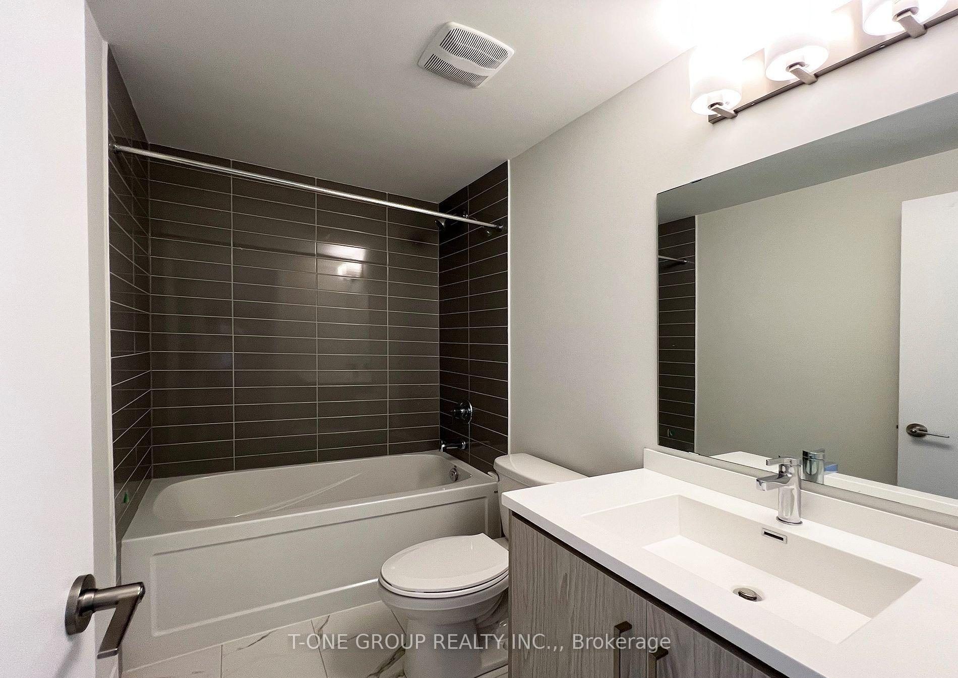 Photo 13 of Unit TH 362, 90 Honeycrisp Crescent, Vaughan, Vaughan Corporate Centre — HOMEH