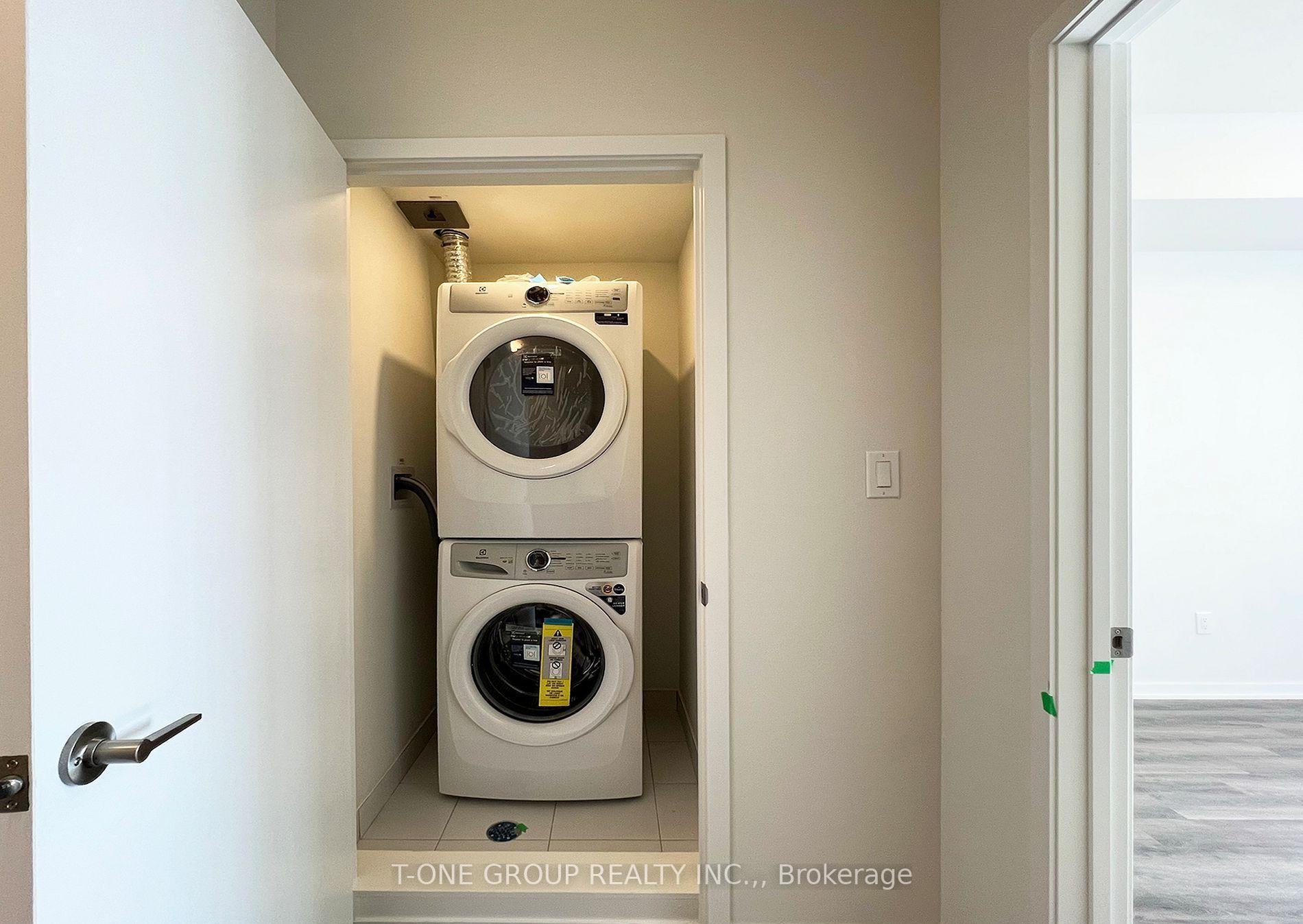 Photo 14 of Unit TH 362, 90 Honeycrisp Crescent, Vaughan, Vaughan Corporate Centre — HOMEH