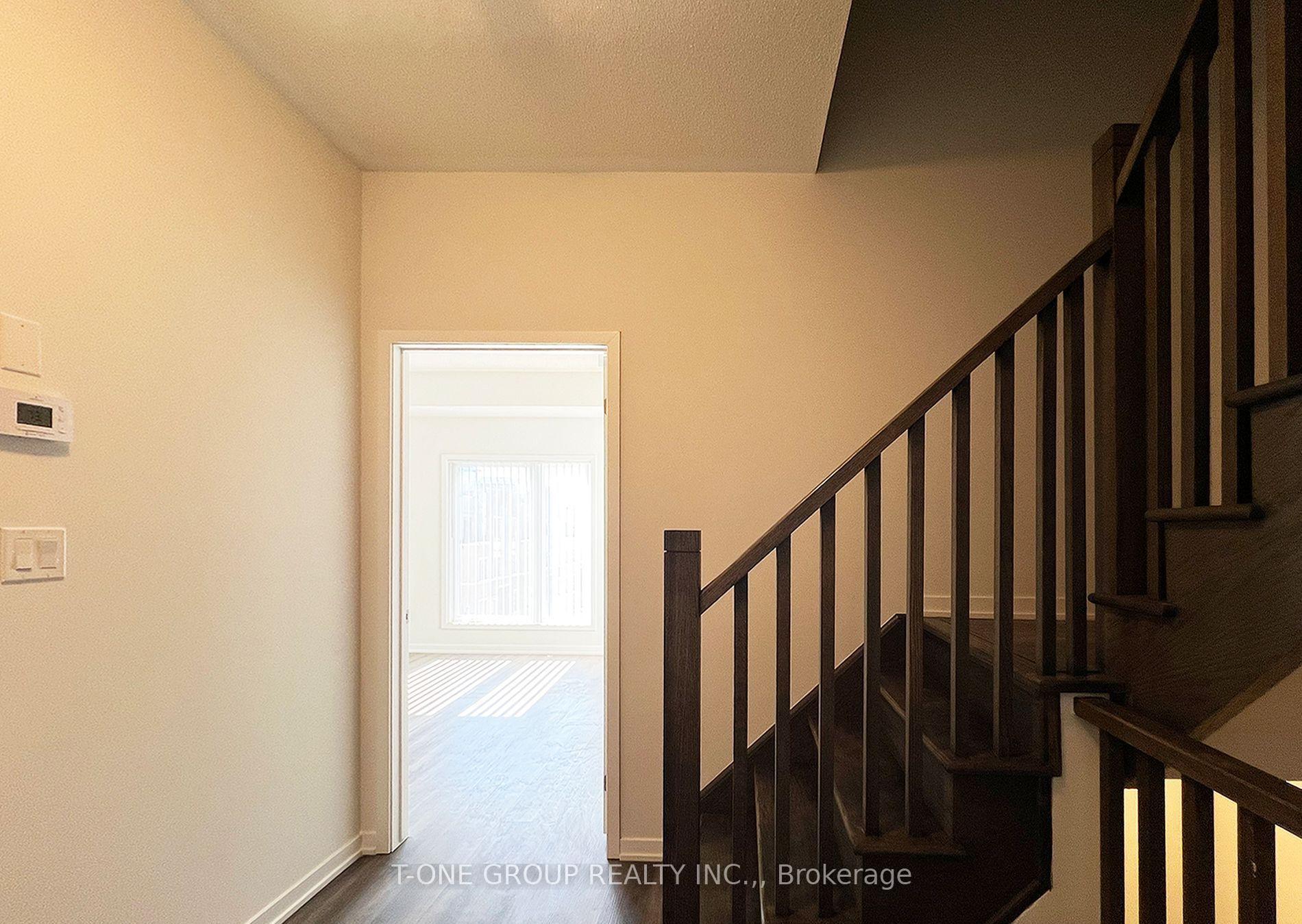 Photo 16 of Unit TH 362, 90 Honeycrisp Crescent, Vaughan, Vaughan Corporate Centre — HOMEH