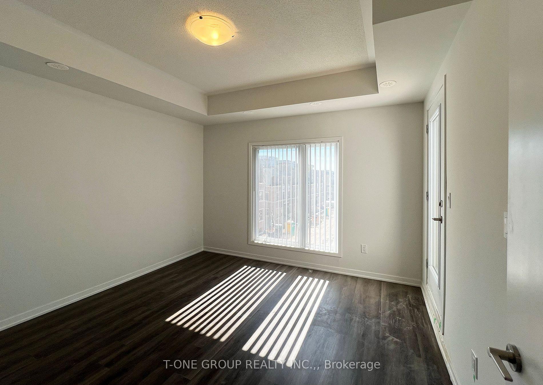 Photo 17 of Unit TH 362, 90 Honeycrisp Crescent, Vaughan, Vaughan Corporate Centre — HOMEH