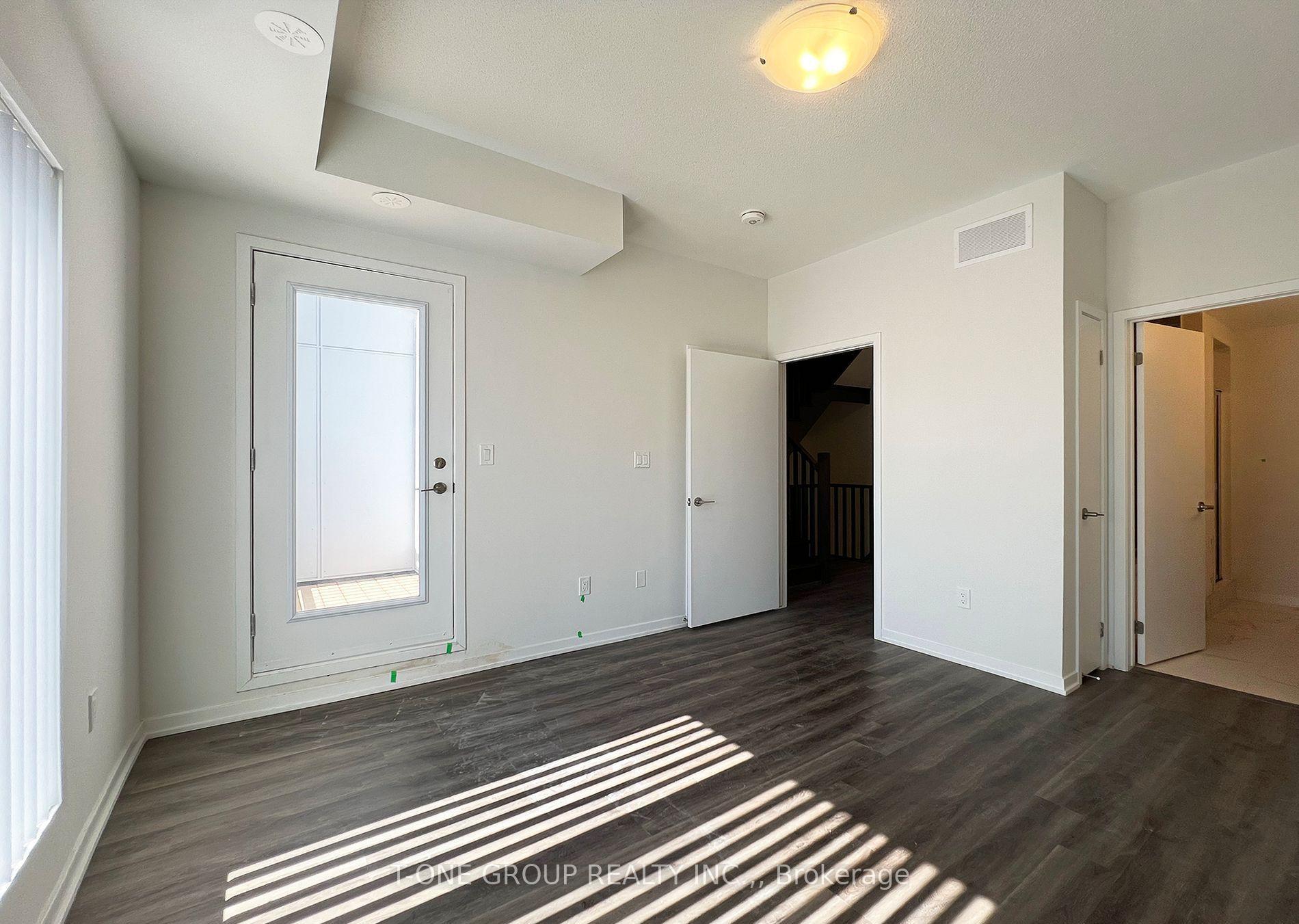 Photo 18 of Unit TH 362, 90 Honeycrisp Crescent, Vaughan, Vaughan Corporate Centre — HOMEH