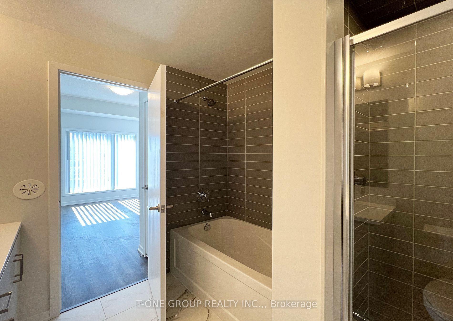 Photo 20 of Unit TH 362, 90 Honeycrisp Crescent, Vaughan, Vaughan Corporate Centre — HOMEH