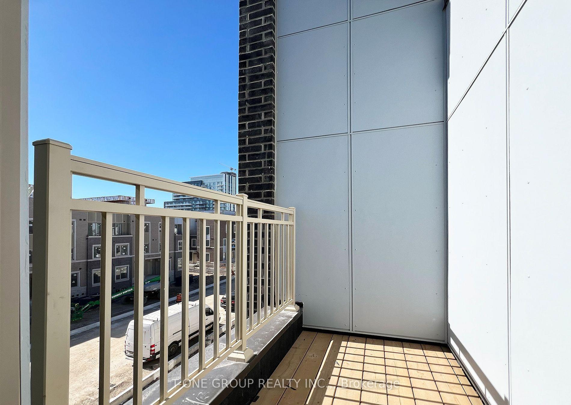 Photo 21 of Unit TH 362, 90 Honeycrisp Crescent, Vaughan, Vaughan Corporate Centre — HOMEH