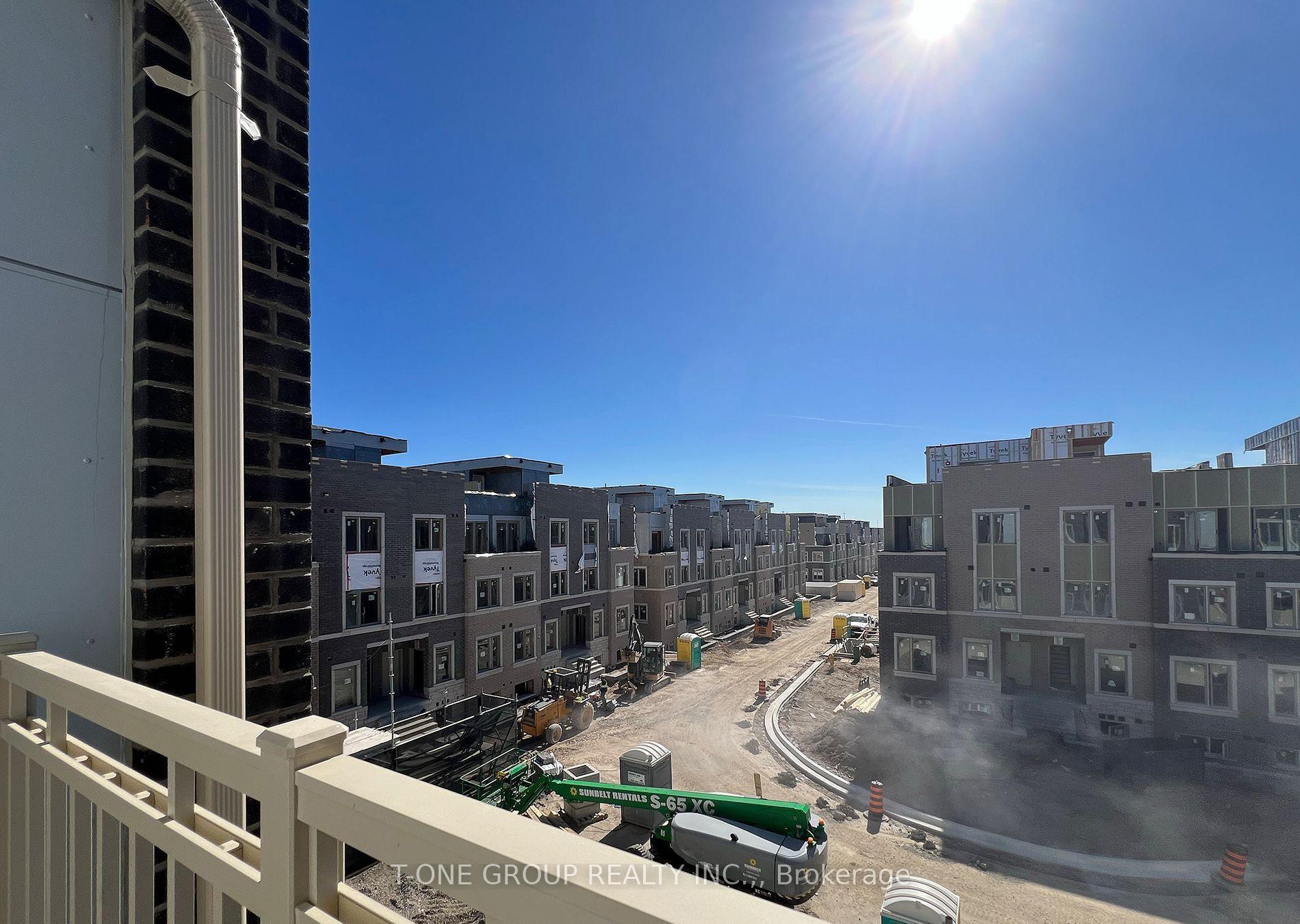Photo 22 of Unit TH 362, 90 Honeycrisp Crescent, Vaughan, Vaughan Corporate Centre — HOMEH