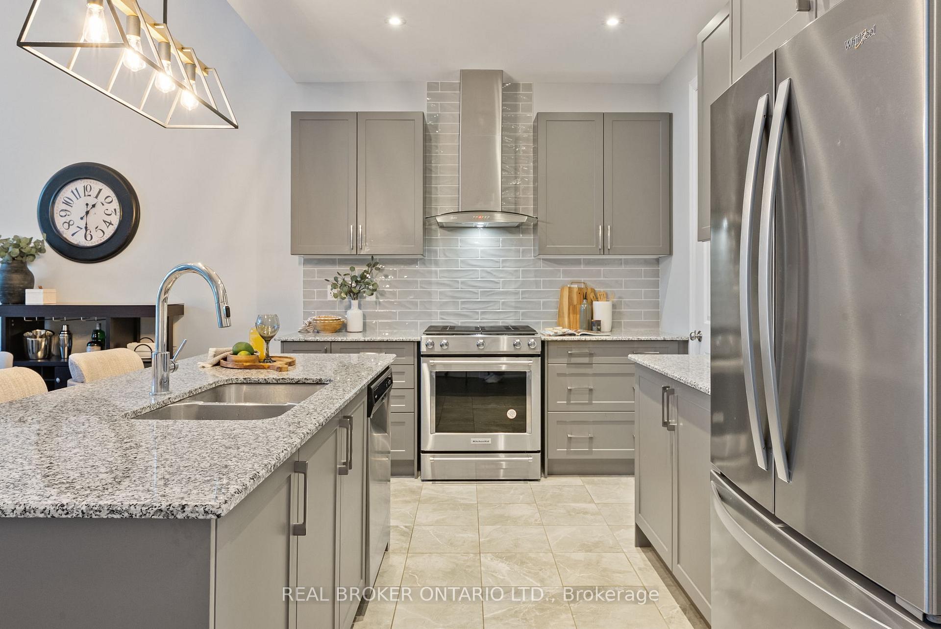 Photo 9 of 6 Howard Williams Court, Uxbridge — HOMEH