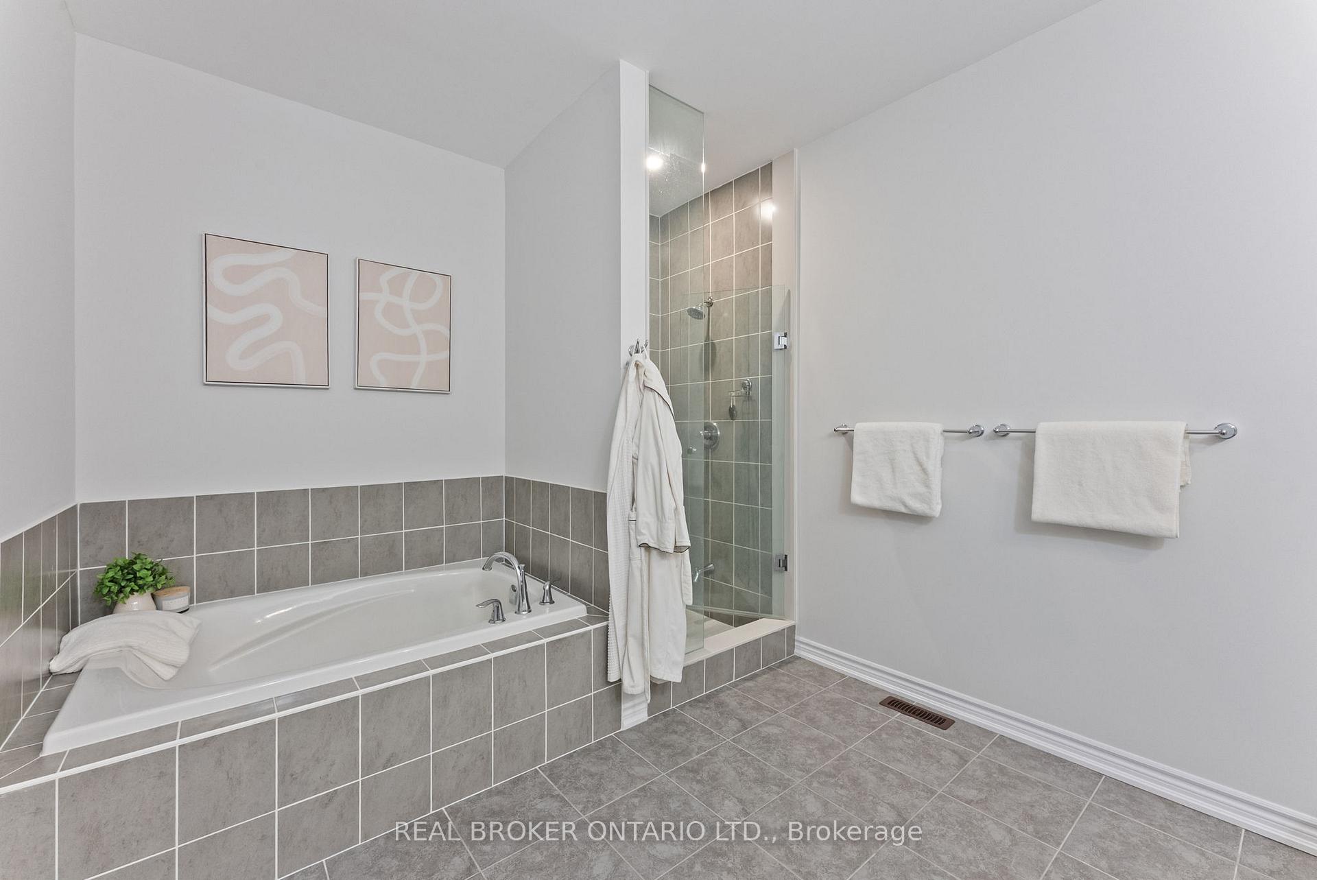 Photo 25 of 6 Howard Williams Court, Uxbridge — HOMEH